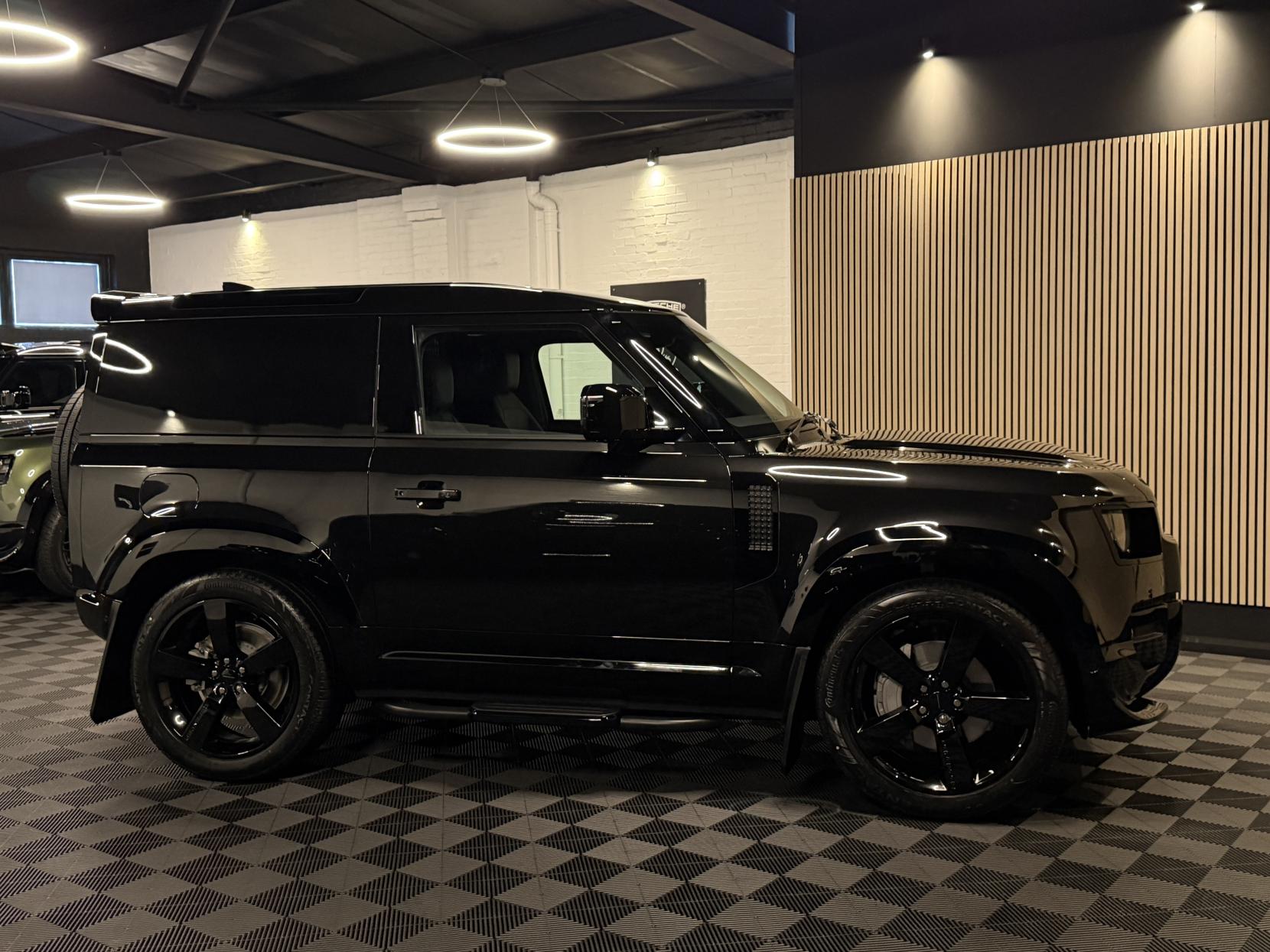 Land Rover Defender 90 3.0 D350 MHEV X-Dynamic HSE Hard Top SUV 3dr Diesel Auto 4WD SWB Euro 6 (s/s) (350 ps)