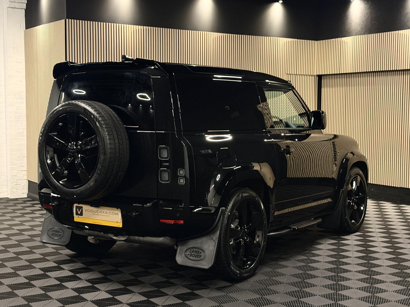 Land Rover Defender 90 3.0 D350 MHEV X-Dynamic HSE Hard Top SUV 3dr Diesel Auto 4WD SWB Euro 6 (s/s) (350 ps)