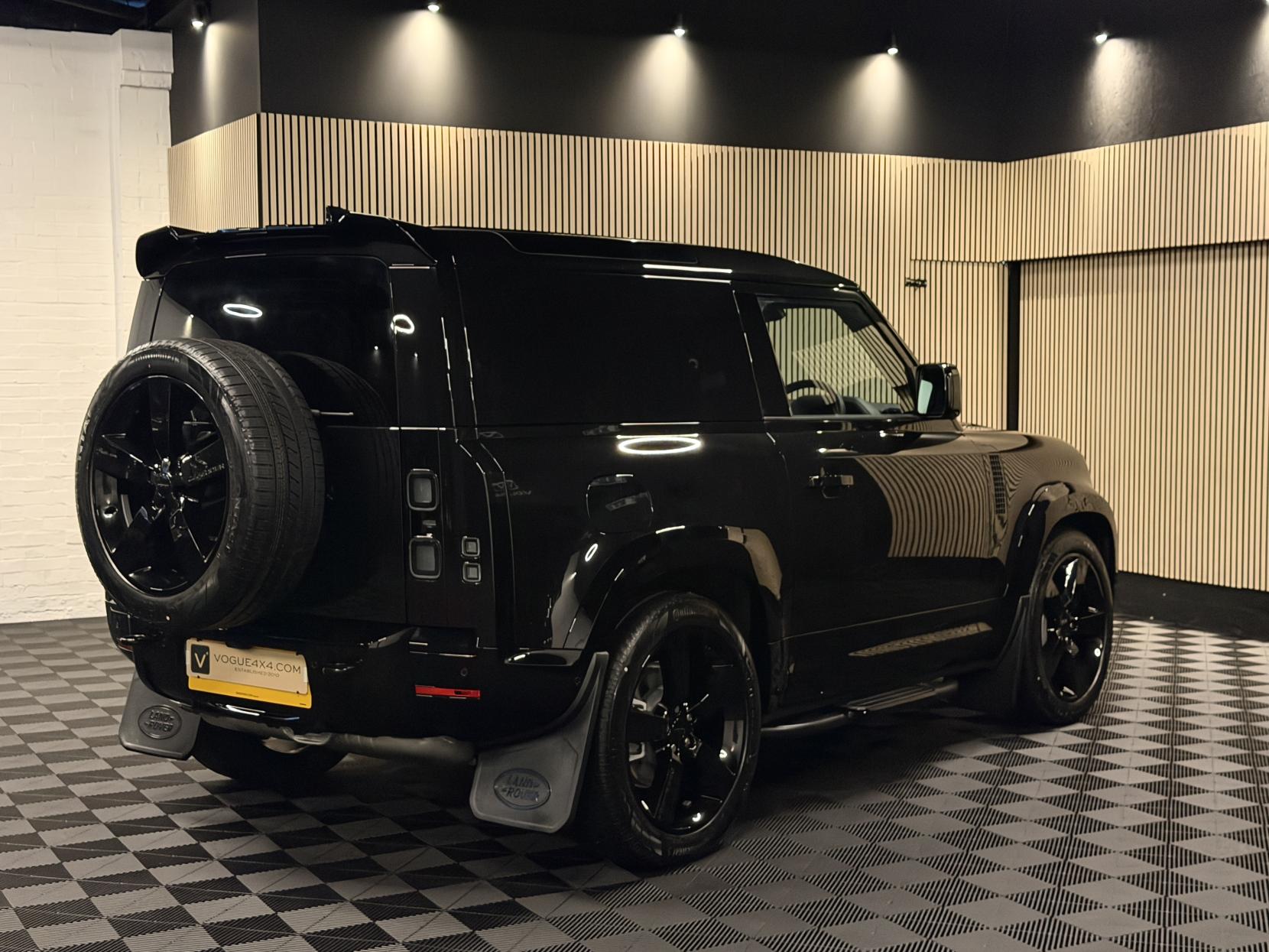 Land Rover Defender 90 3.0 D350 MHEV X-Dynamic HSE Hard Top SUV 3dr Diesel Auto 4WD SWB Euro 6 (s/s) (350 ps)