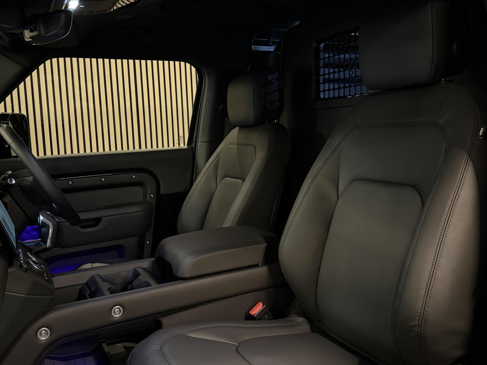 Land Rover Defender 90 3.0 D350 MHEV X-Dynamic HSE Hard Top SUV 3dr Diesel Auto 4WD SWB Euro 6 (s/s) (350 ps)