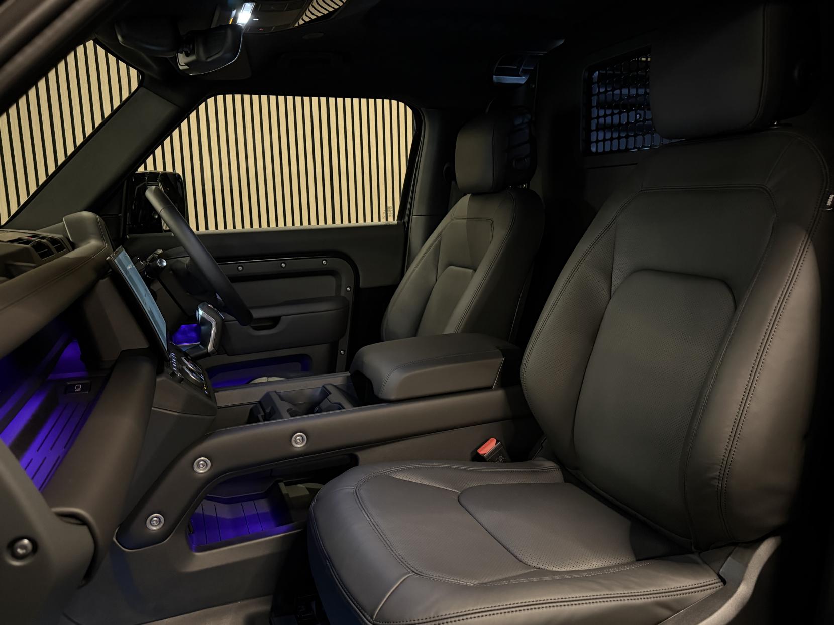 Land Rover Defender 90 3.0 D350 MHEV X-Dynamic HSE Hard Top SUV 3dr Diesel Auto 4WD SWB Euro 6 (s/s) (350 ps)