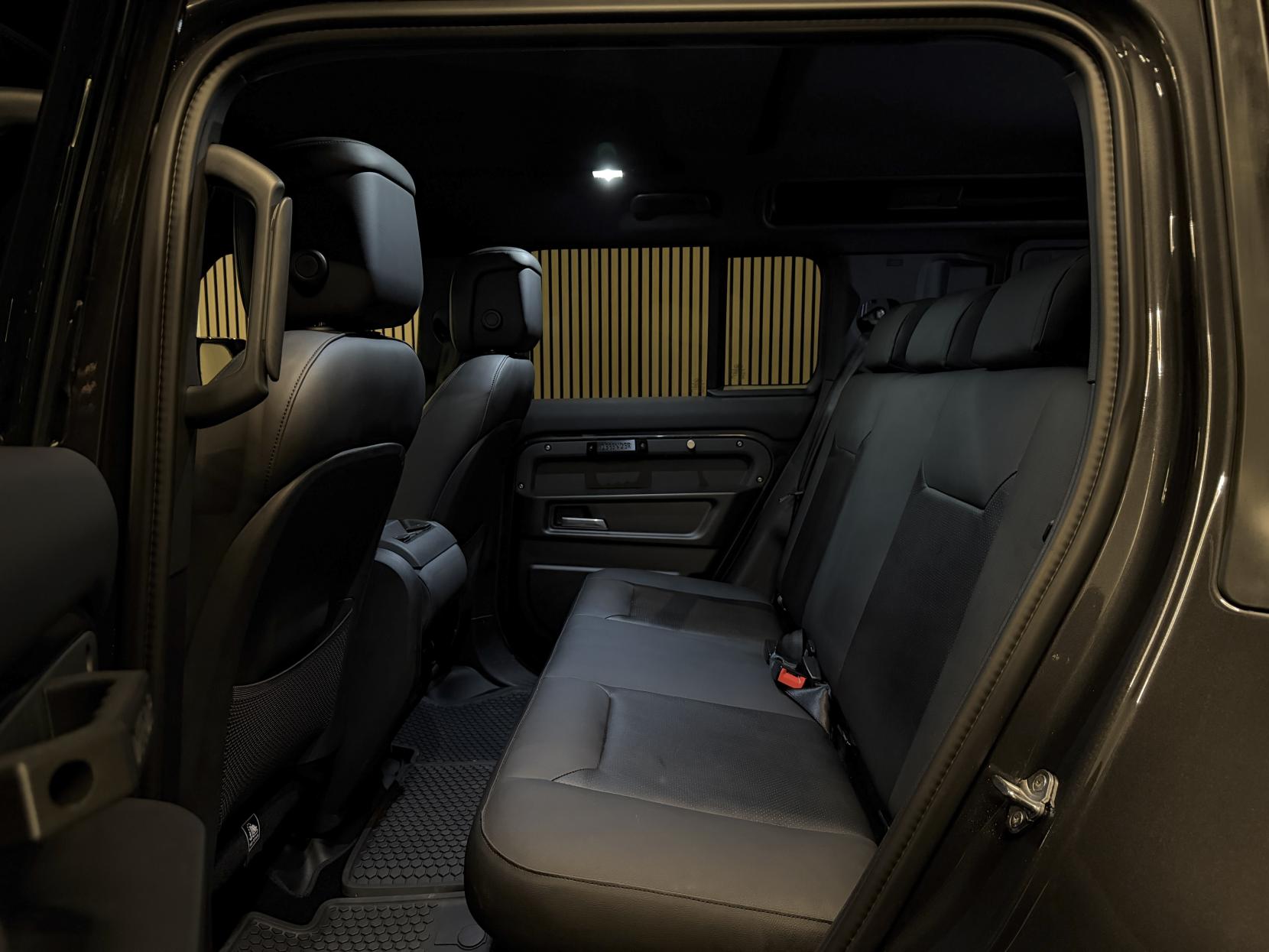 Land Rover Defender 110 3.0 D350 MHEV X-Dynamic HSE Hard Top SUV 5dr Diesel Auto 4WD MWB Euro 6 (s/s) (350 ps)