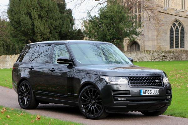 Land Rover Range Rover 4.4 SDV8 VOGUE - PAN ROOF - 22 INCH WHEELS - LAND ROVER WARRANTY UNTIL JULY 21
