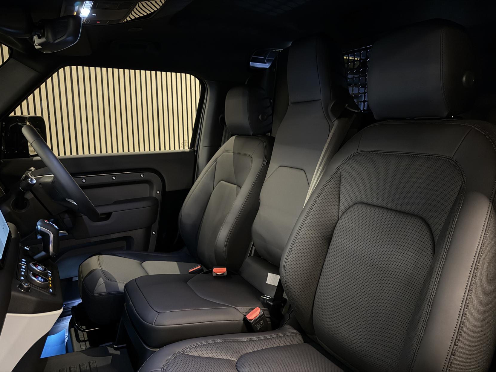 Land Rover Defender 90 3.0 D250 MHEV S Hard Top SUV 3dr Diesel Auto 4WD SWB Euro 6 (s/s) (249 ps)