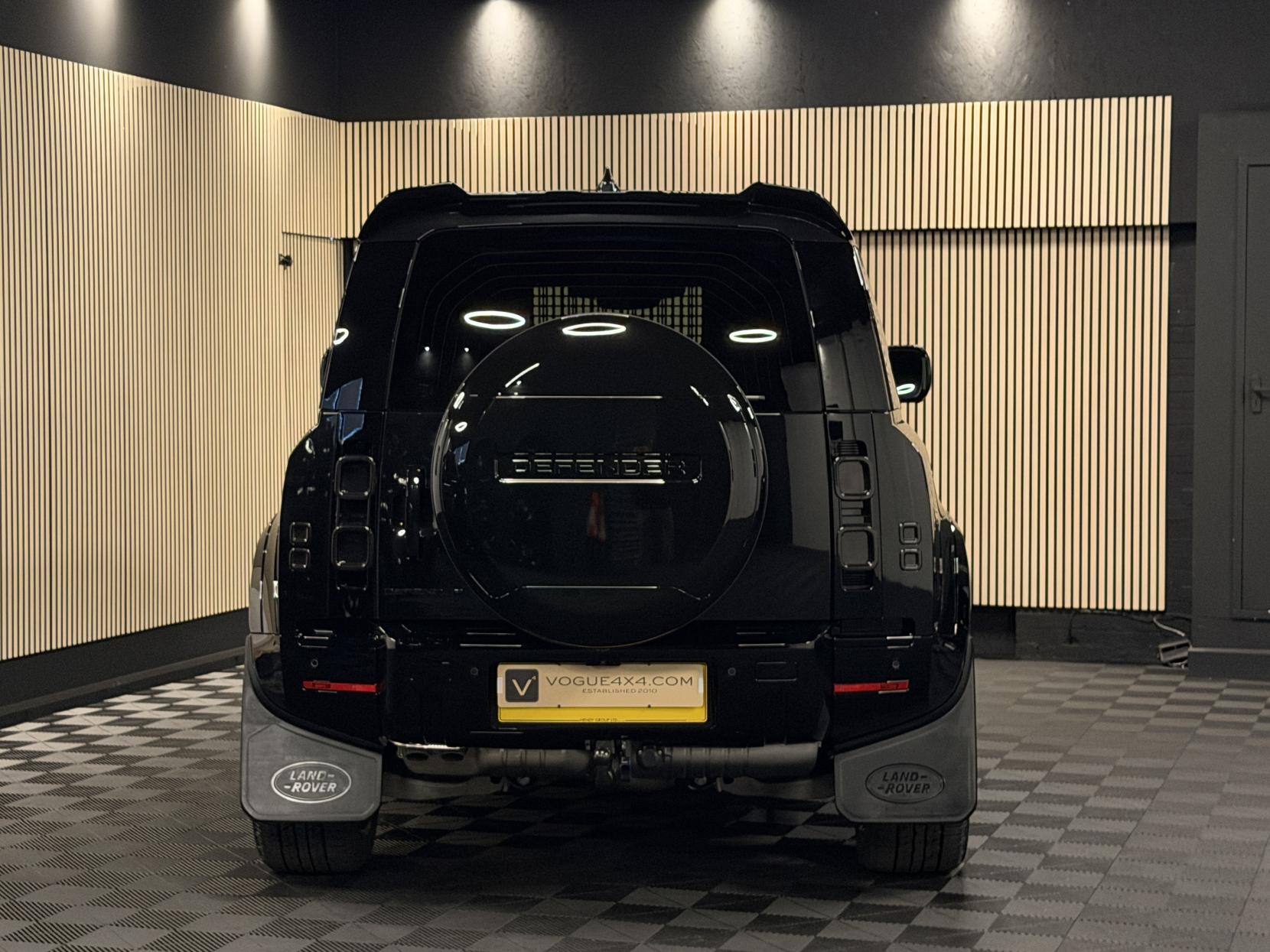 Land Rover Defender 90 3.0 D250 MHEV S Hard Top SUV 3dr Diesel Auto 4WD SWB Euro 6 (s/s) (249 ps)