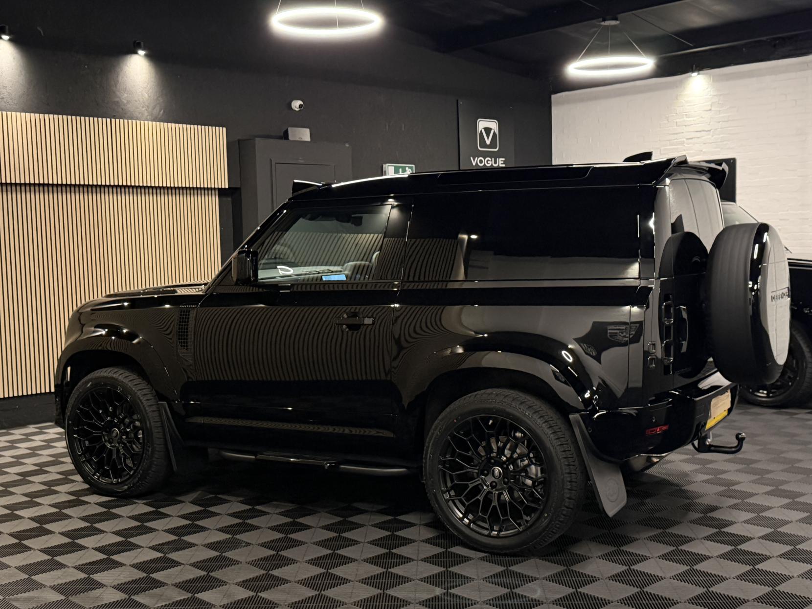 Land Rover Defender 90 3.0 D250 MHEV S Hard Top SUV 3dr Diesel Auto 4WD SWB Euro 6 (s/s) (249 ps)