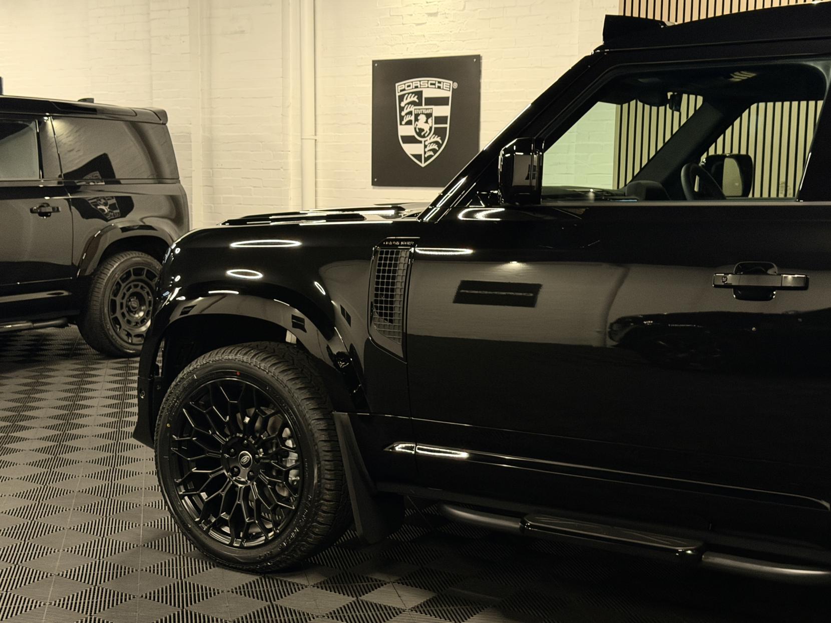 Land Rover Defender 90 3.0 D250 MHEV S Hard Top SUV 3dr Diesel Auto 4WD SWB Euro 6 (s/s) (249 ps)
