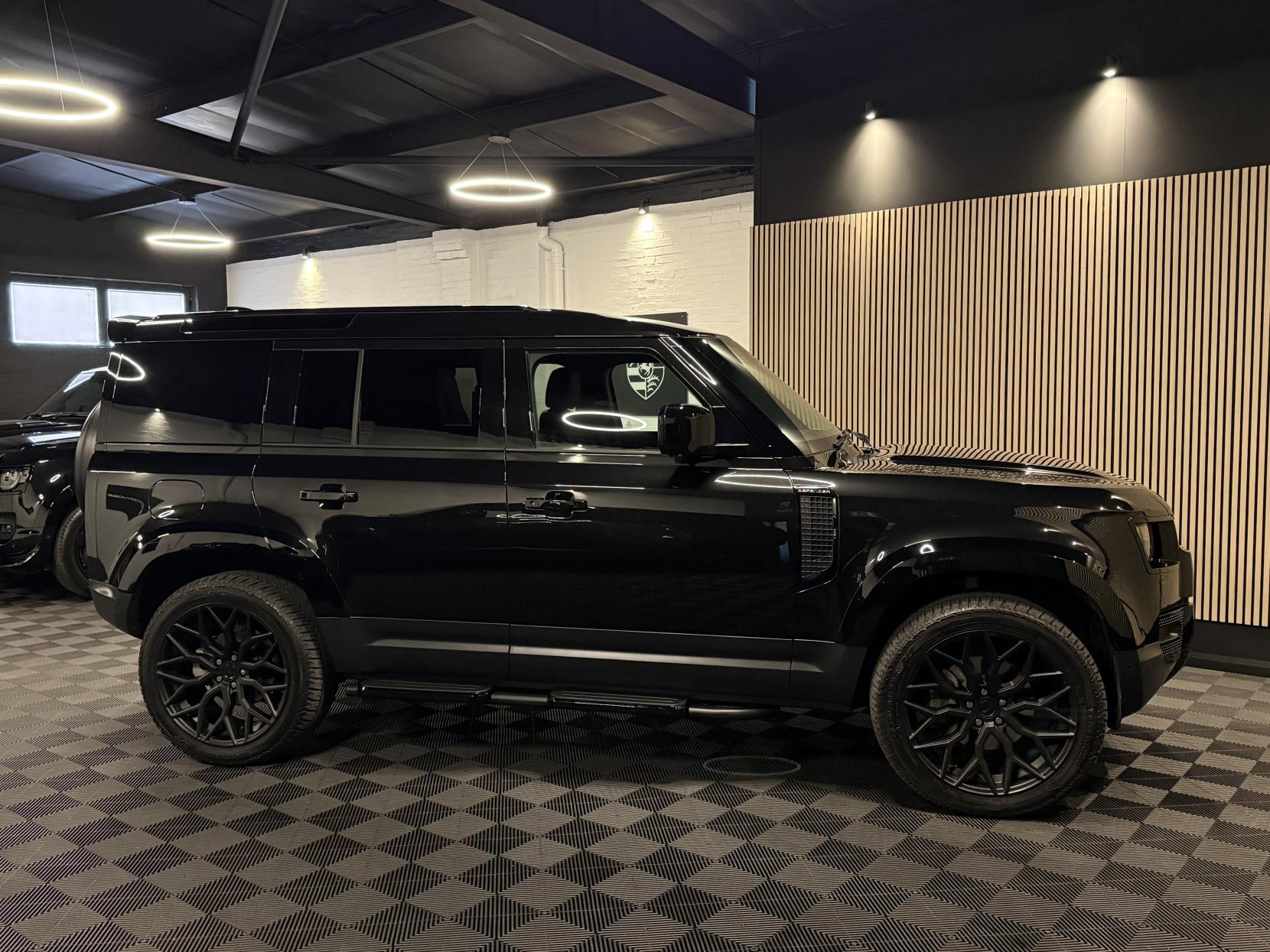 Land Rover Defender 110 3.0 D250 MHEV SE Hard Top SUV 5dr Diesel Auto 4WD MWB Euro 6 (s/s) (250 ps)