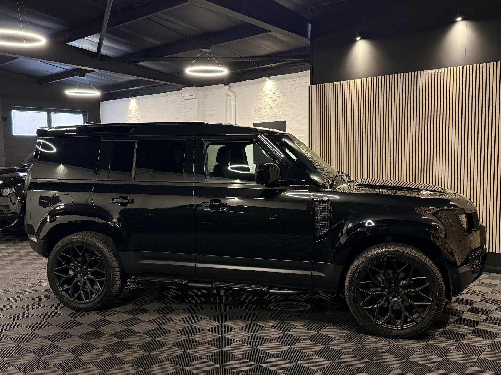 Land Rover Defender 110 3.0 D250 MHEV SE Hard Top SUV 5dr Diesel Auto 4WD MWB Euro 6 (s/s) (250 ps)