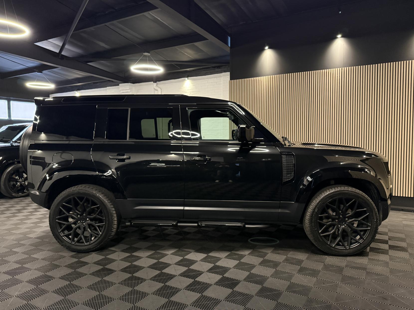 Land Rover Defender 110 3.0 D250 MHEV SE Hard Top SUV 5dr Diesel Auto 4WD MWB Euro 6 (s/s) (250 ps)