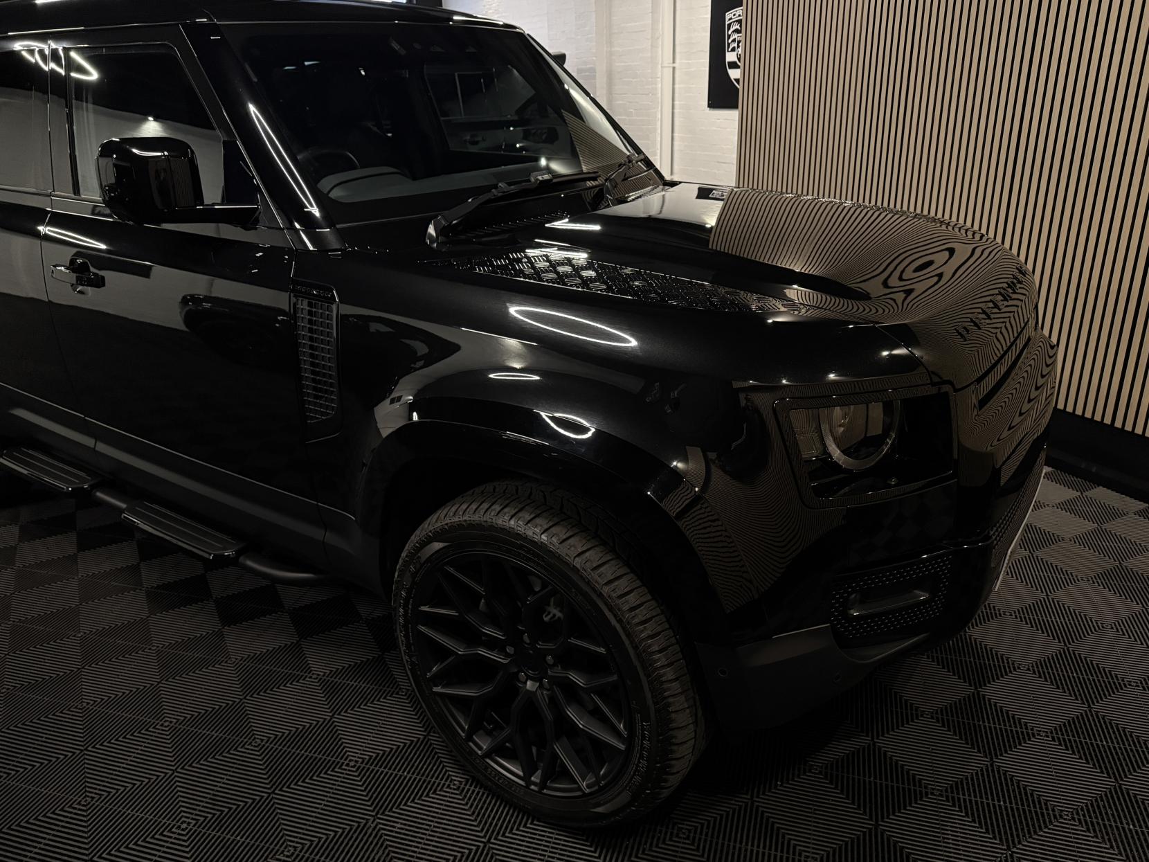 Land Rover Defender 110 3.0 D250 MHEV SE Hard Top SUV 5dr Diesel Auto 4WD MWB Euro 6 (s/s) (250 ps)