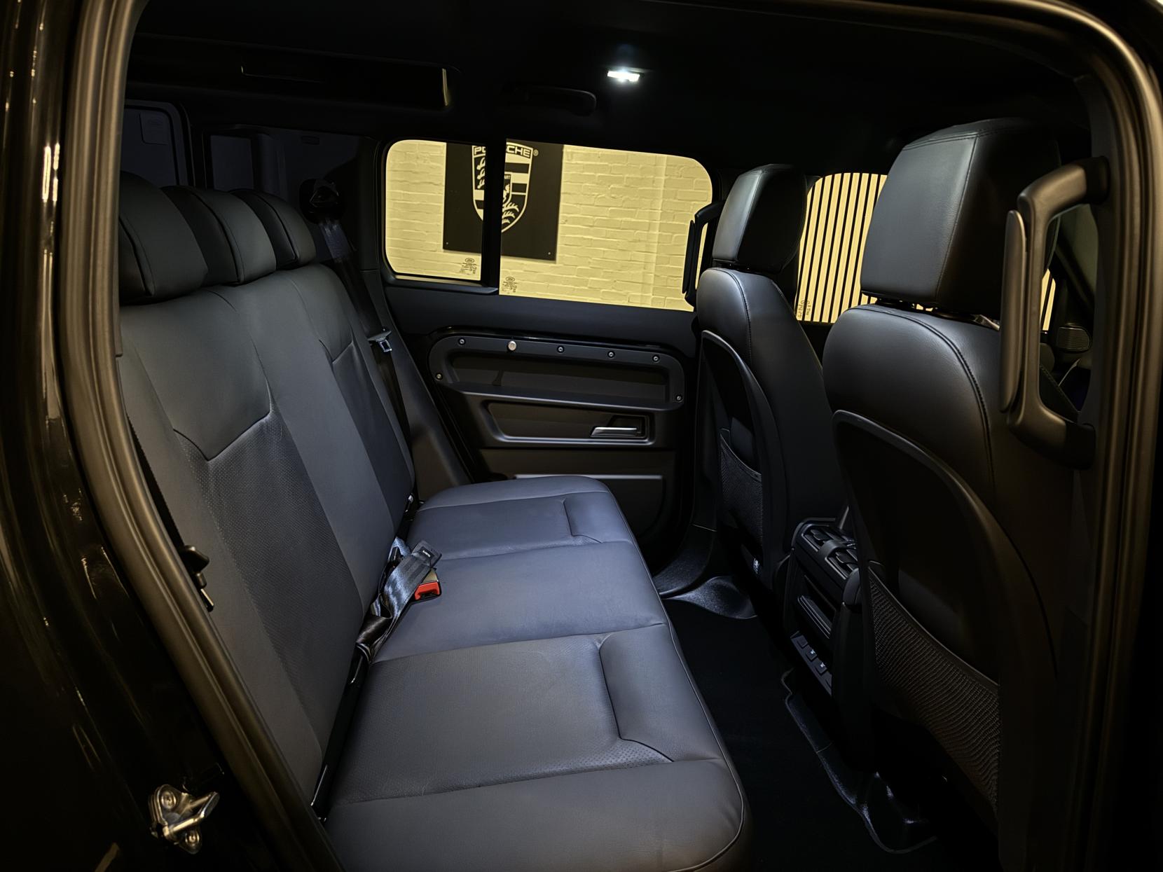 Land Rover Defender 110 3.0 D250 MHEV SE Hard Top SUV 5dr Diesel Auto 4WD MWB Euro 6 (s/s) (250 ps)