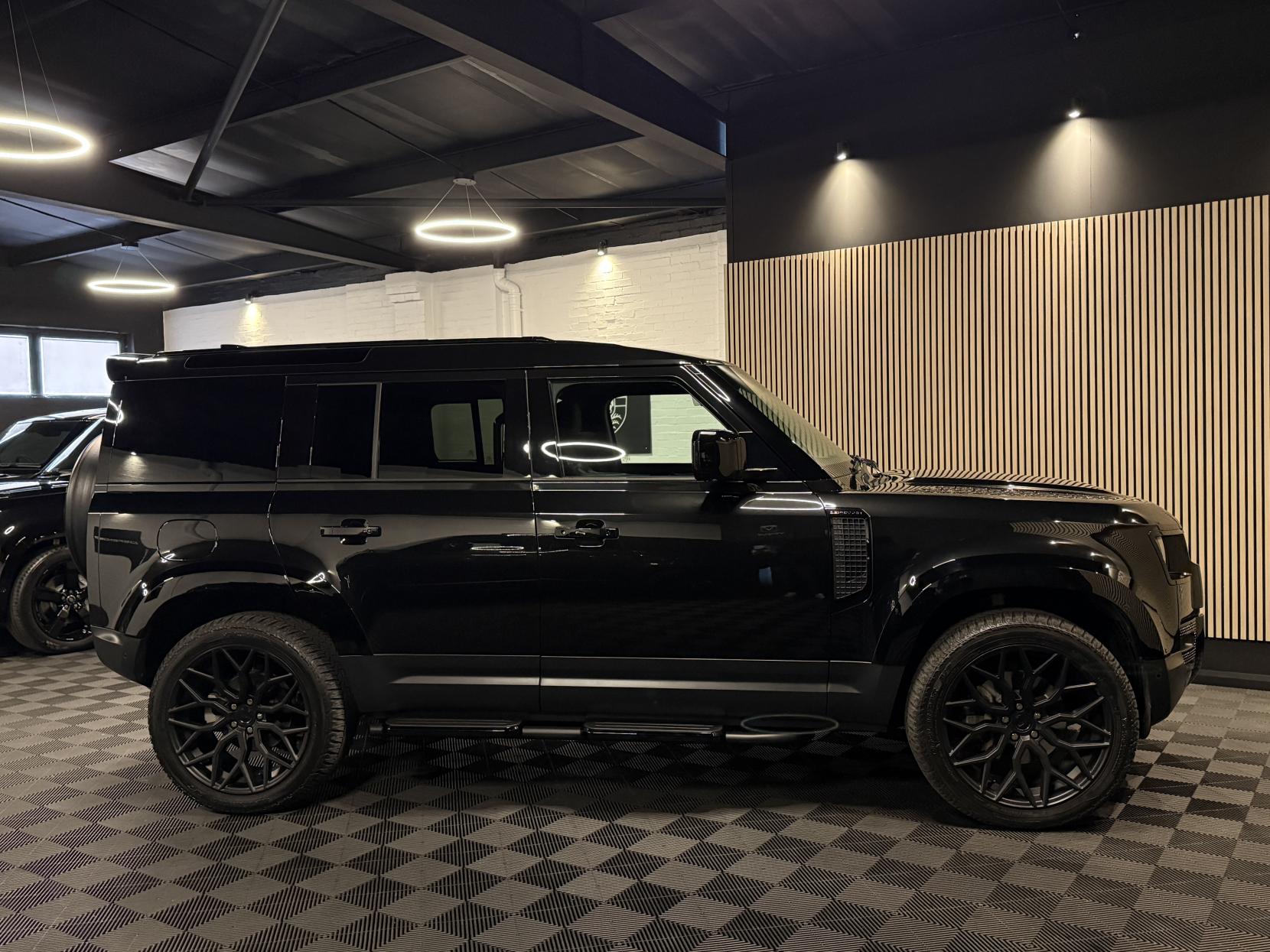 Land Rover Defender 110 3.0 D250 MHEV SE Hard Top SUV 5dr Diesel Auto 4WD MWB Euro 6 (s/s) (250 ps)