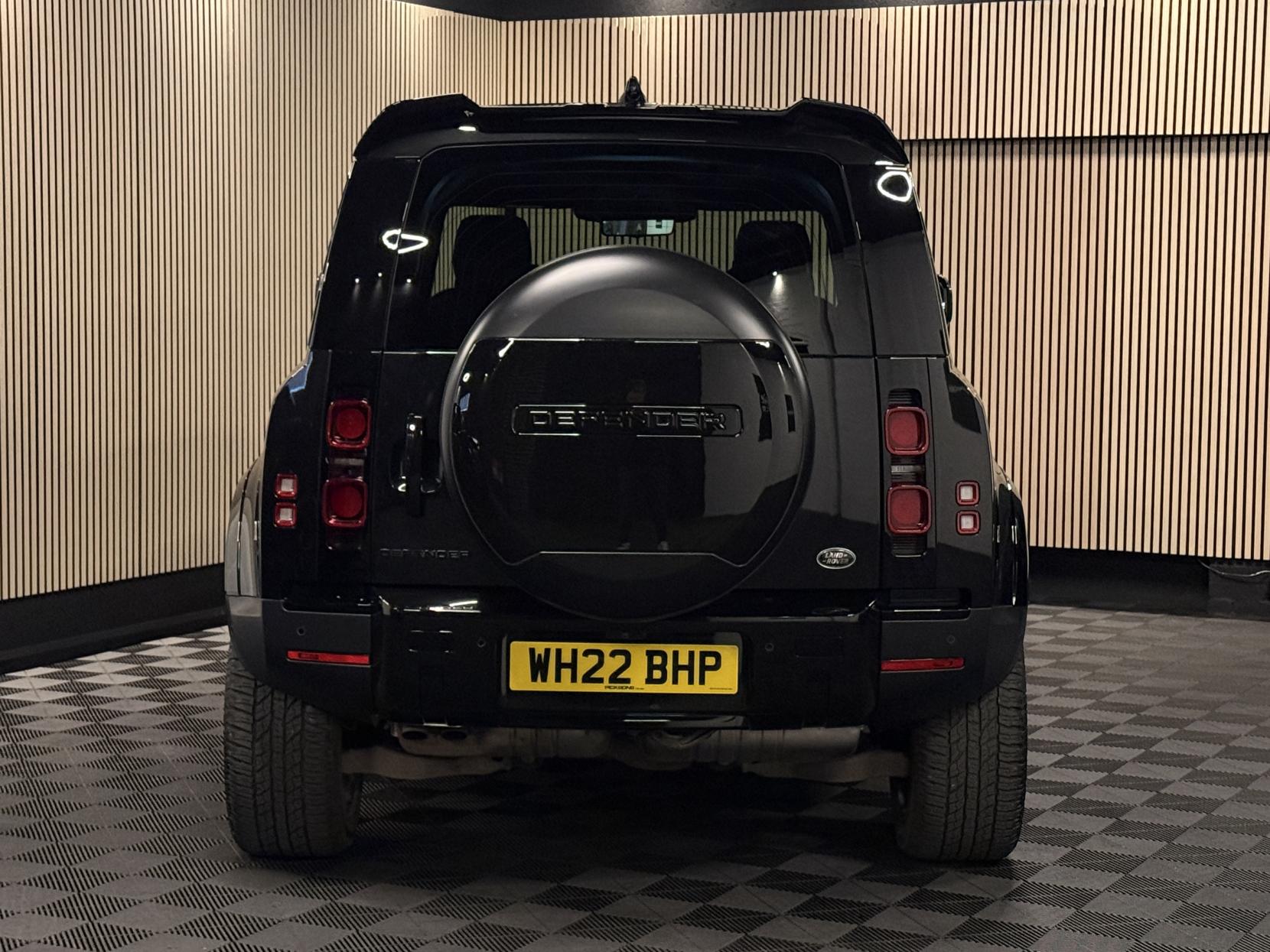 Land Rover Defender 110 3.0 D250 MHEV SE Hard Top SUV 5dr Diesel Auto 4WD MWB Euro 6 (s/s) (250 ps)