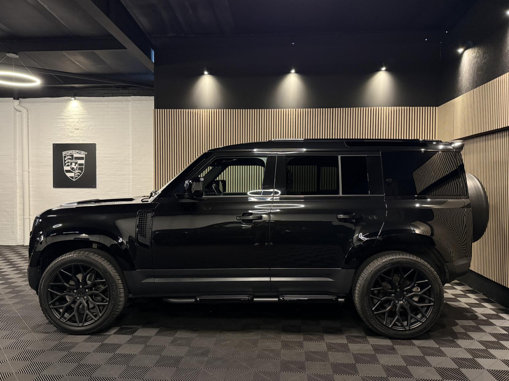 Land Rover Defender 110 3.0 D250 MHEV SE Hard Top SUV 5dr Diesel Auto 4WD MWB Euro 6 (s/s) (250 ps)