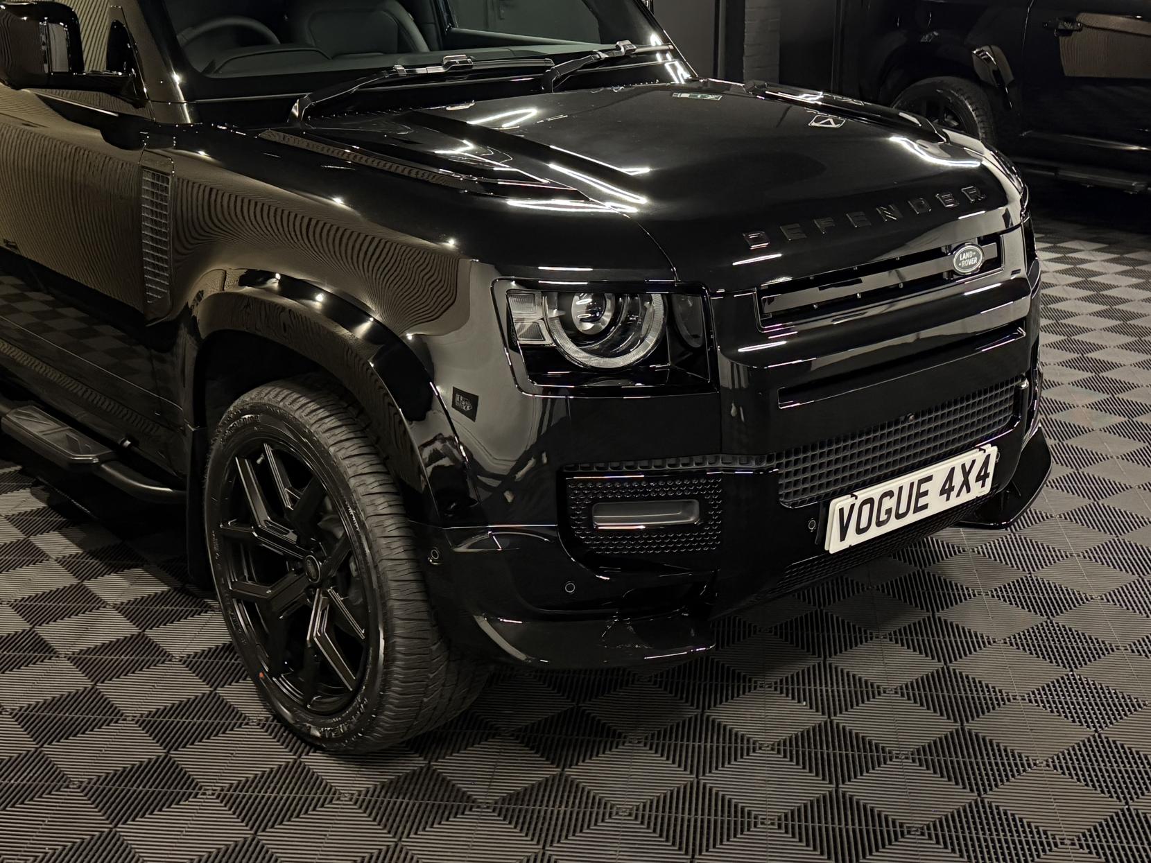 Land Rover Defender 90 3.0 D250 MHEV X-Dynamic SE Hard Top SUV 3dr Diesel Auto 4WD SWB Euro 6 (s/s) (249 ps)