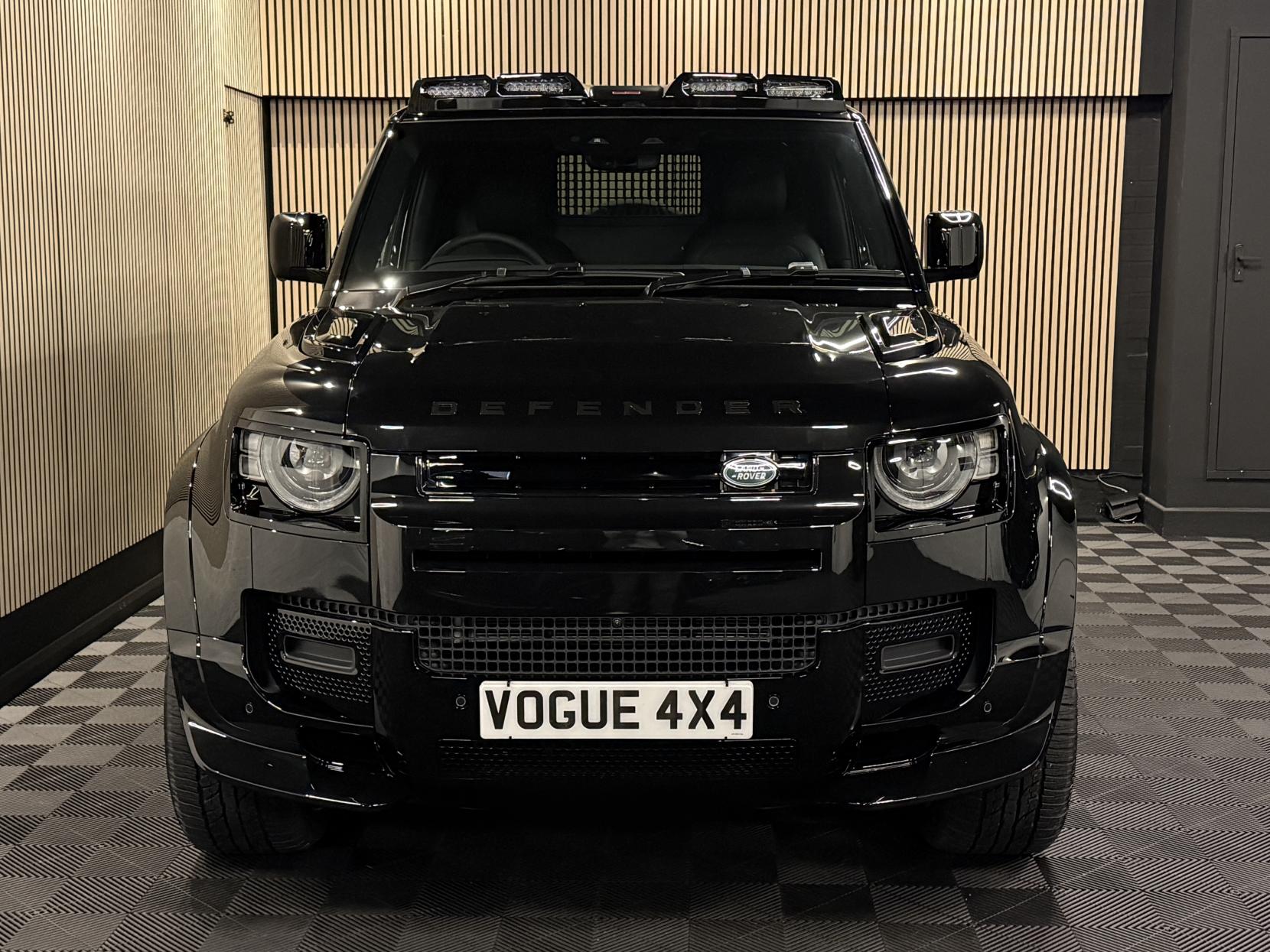 Land Rover Defender 90 3.0 D250 MHEV X-Dynamic SE Hard Top SUV 3dr Diesel Auto 4WD SWB Euro 6 (s/s) (249 ps)