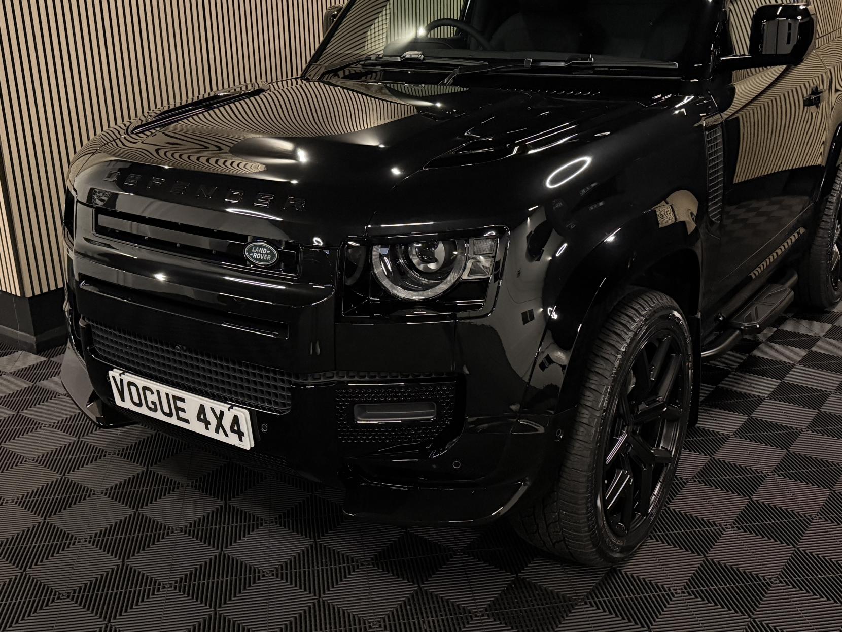 Land Rover Defender 90 3.0 D250 MHEV X-Dynamic SE Hard Top SUV 3dr Diesel Auto 4WD SWB Euro 6 (s/s) (249 ps)