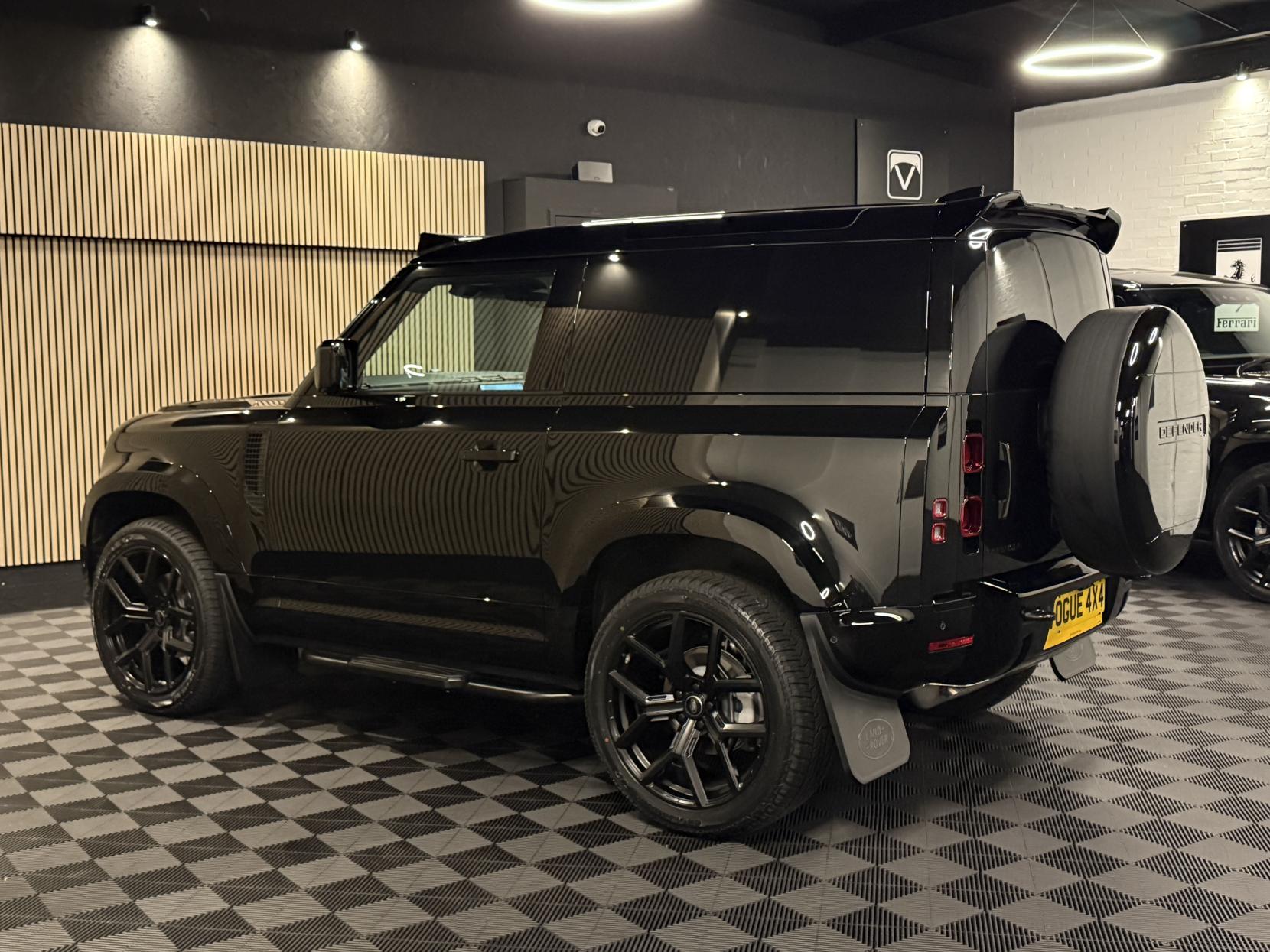 Land Rover Defender 90 3.0 D250 MHEV X-Dynamic SE Hard Top SUV 3dr Diesel Auto 4WD SWB Euro 6 (s/s) (249 ps)