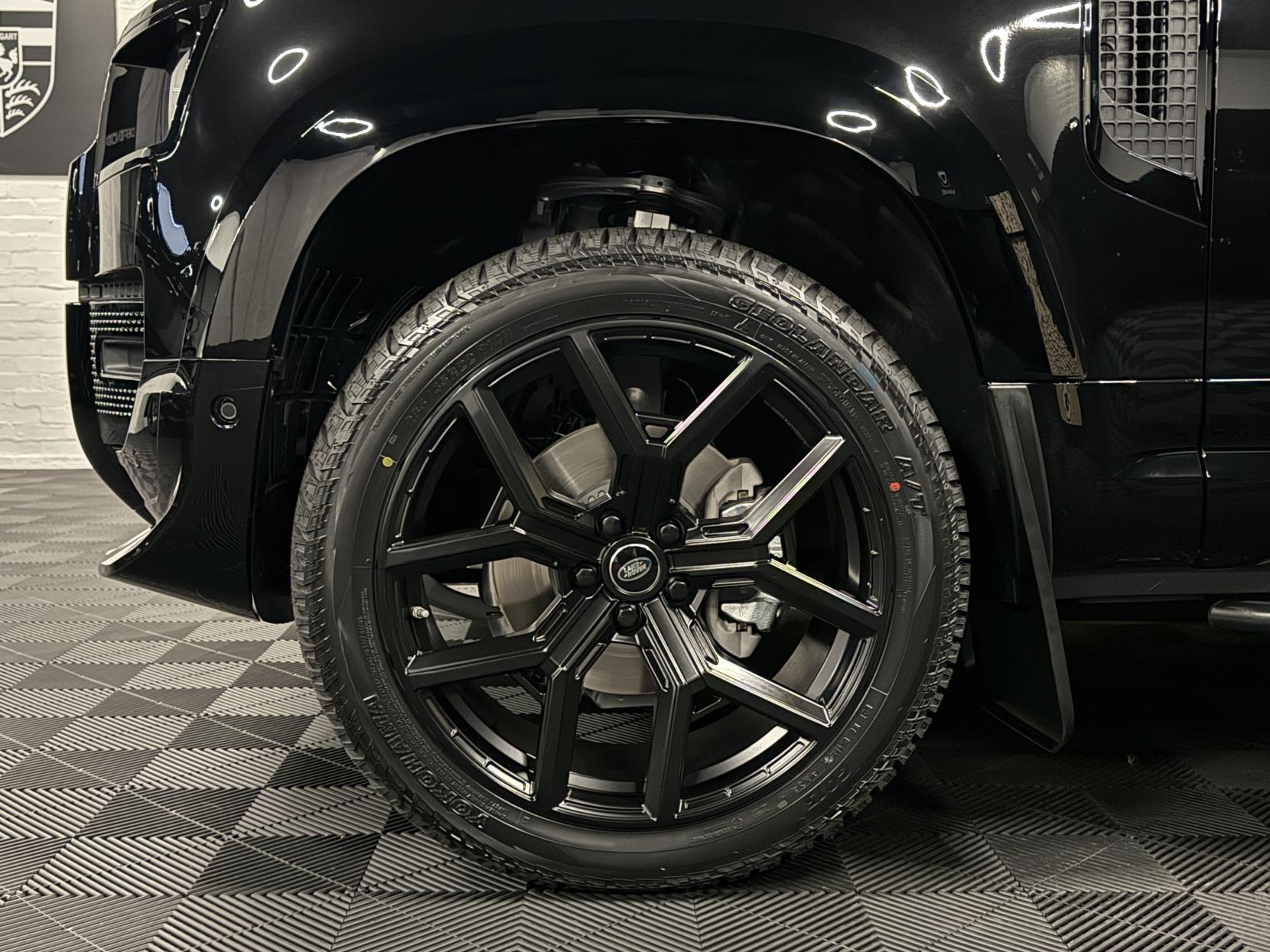 Land Rover Defender 90 3.0 D250 MHEV X-Dynamic SE Hard Top SUV 3dr Diesel Auto 4WD SWB Euro 6 (s/s) (249 ps)