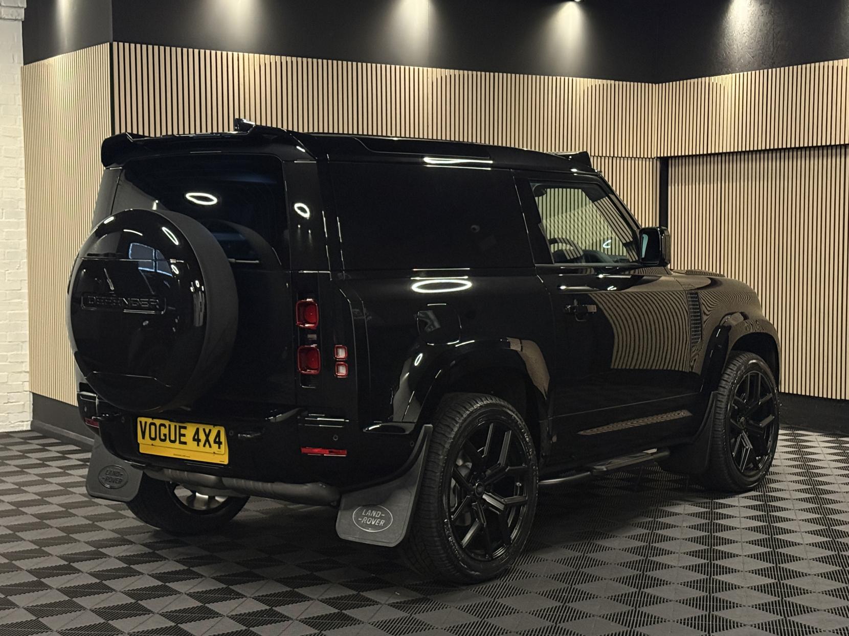 Land Rover Defender 90 3.0 D250 MHEV X-Dynamic SE Hard Top SUV 3dr Diesel Auto 4WD SWB Euro 6 (s/s) (249 ps)