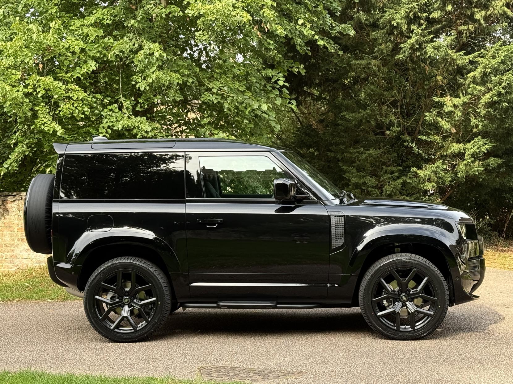 Land Rover Defender 90 3.0 D250 MHEV S Hard Top SUV 3dr Diesel Auto 4WD SWB Euro 6 (s/s) (249 ps)