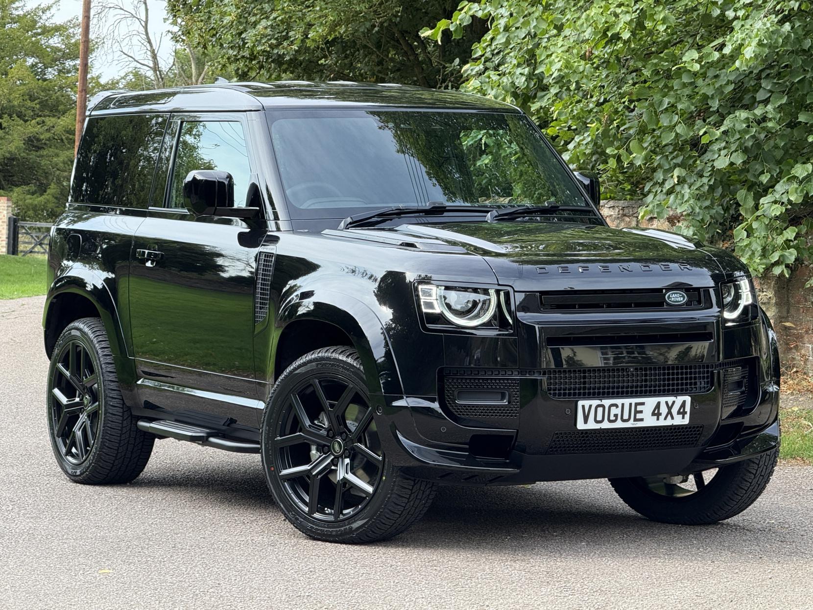 Land Rover Defender 90 3.0 D250 MHEV S Hard Top SUV 3dr Diesel Auto 4WD SWB Euro 6 (s/s) (249 ps)