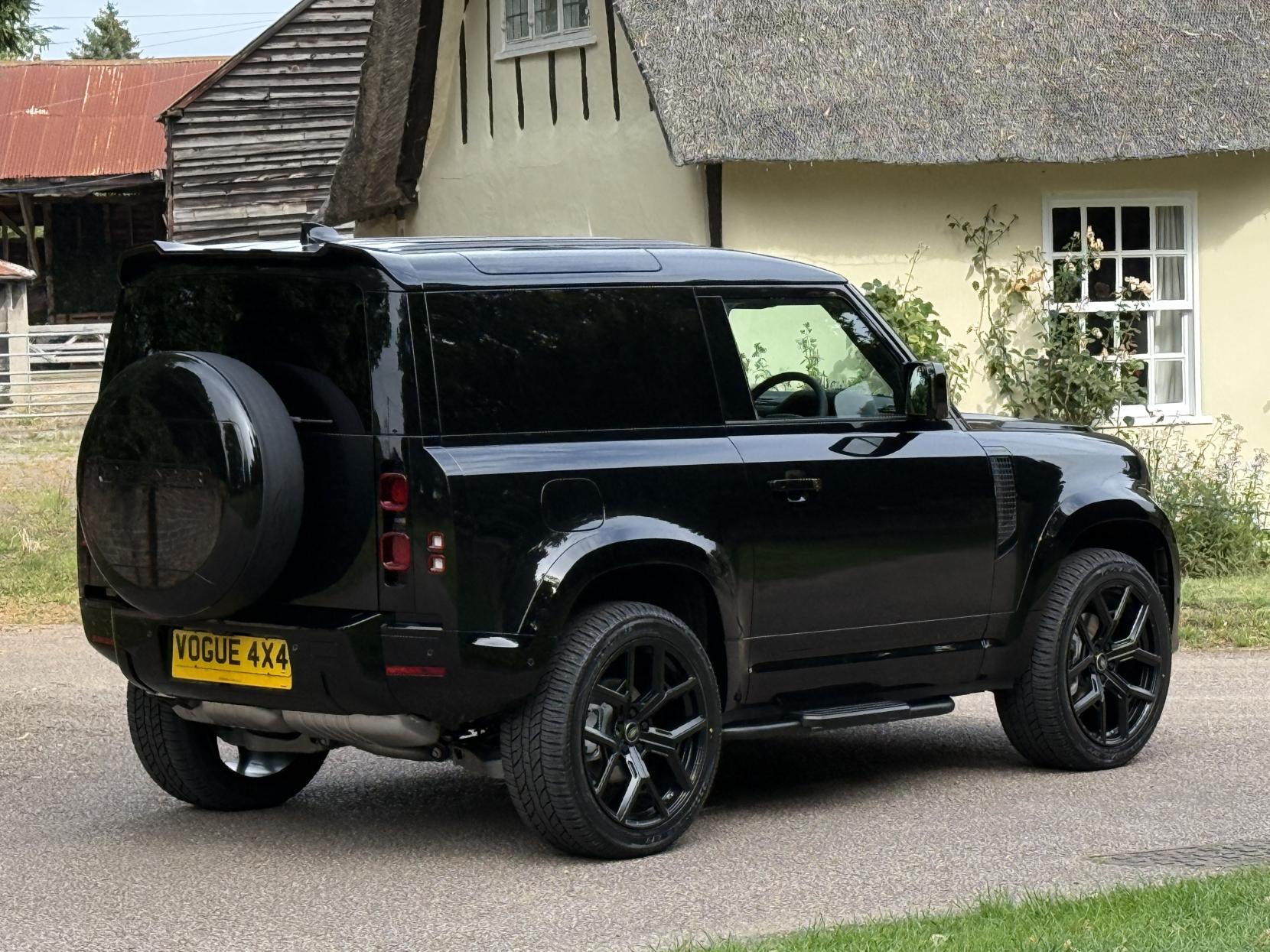 Land Rover Defender 90 3.0 D250 MHEV S Hard Top SUV 3dr Diesel Auto 4WD SWB Euro 6 (s/s) (249 ps)