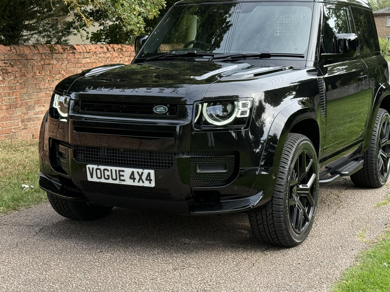 Land Rover Defender 90 3.0 D250 MHEV S Hard Top SUV 3dr Diesel Auto 4WD SWB Euro 6 (s/s) (249 ps)