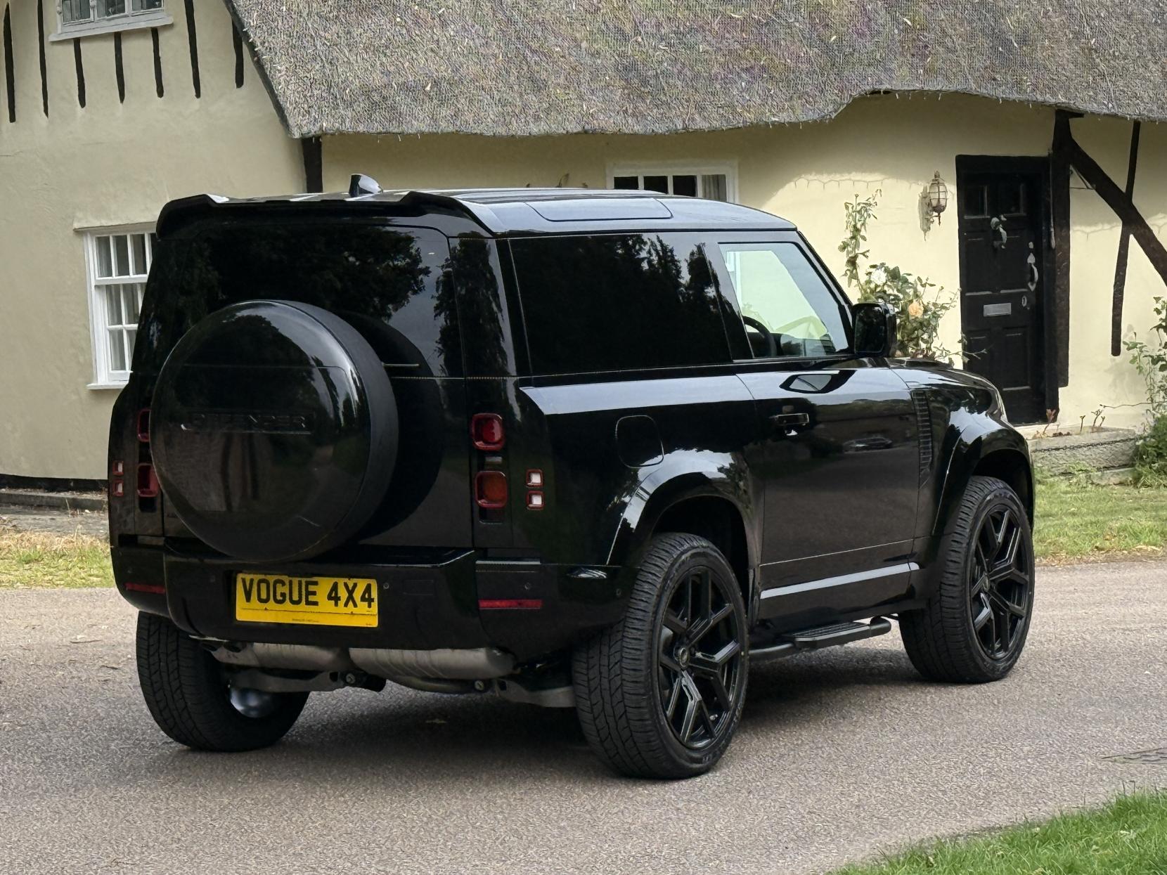 Land Rover Defender 90 3.0 D250 MHEV S Hard Top SUV 3dr Diesel Auto 4WD SWB Euro 6 (s/s) (249 ps)
