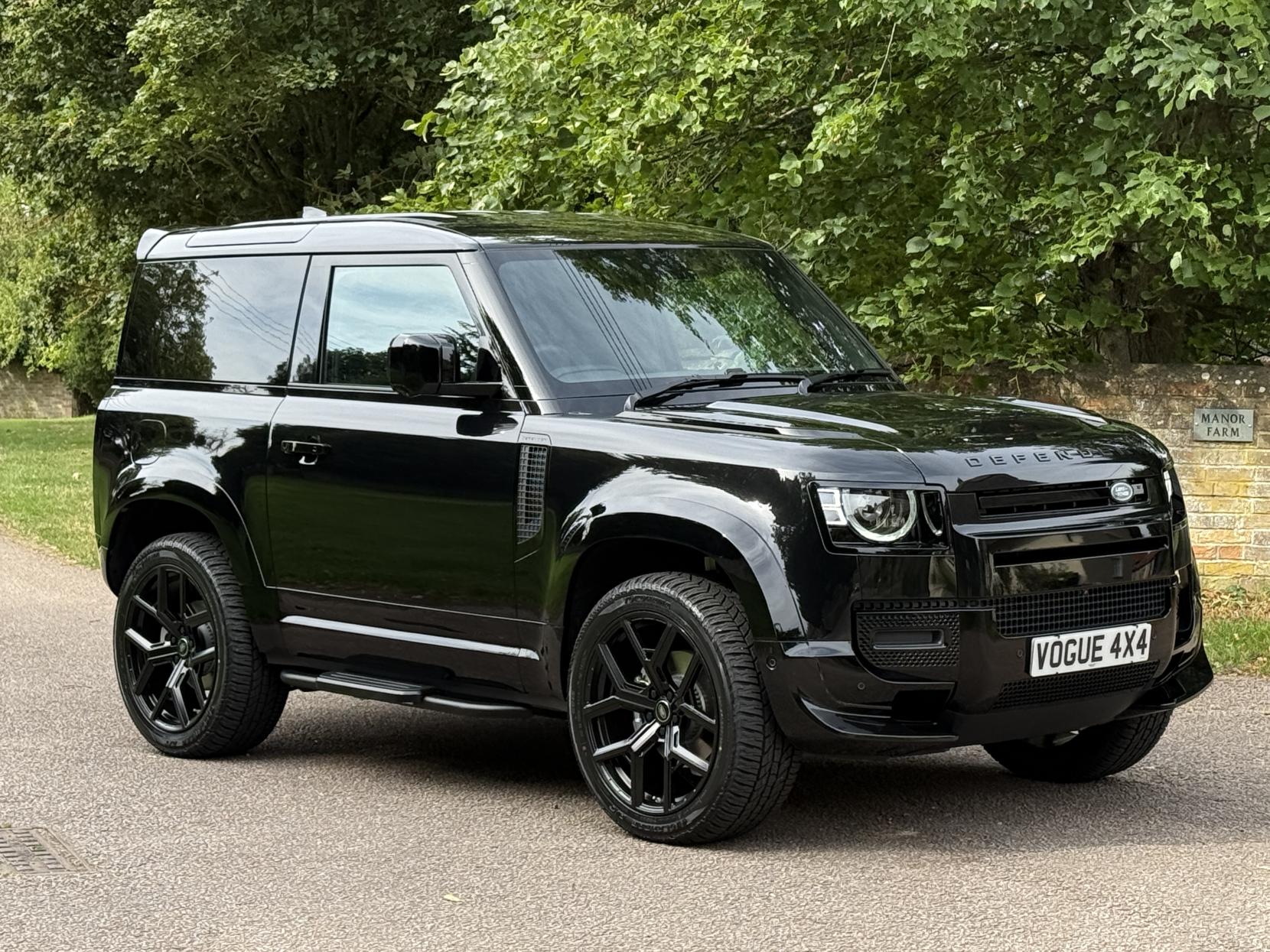Land Rover Defender 90 3.0 D250 MHEV S Hard Top SUV 3dr Diesel Auto 4WD SWB Euro 6 (s/s) (249 ps)