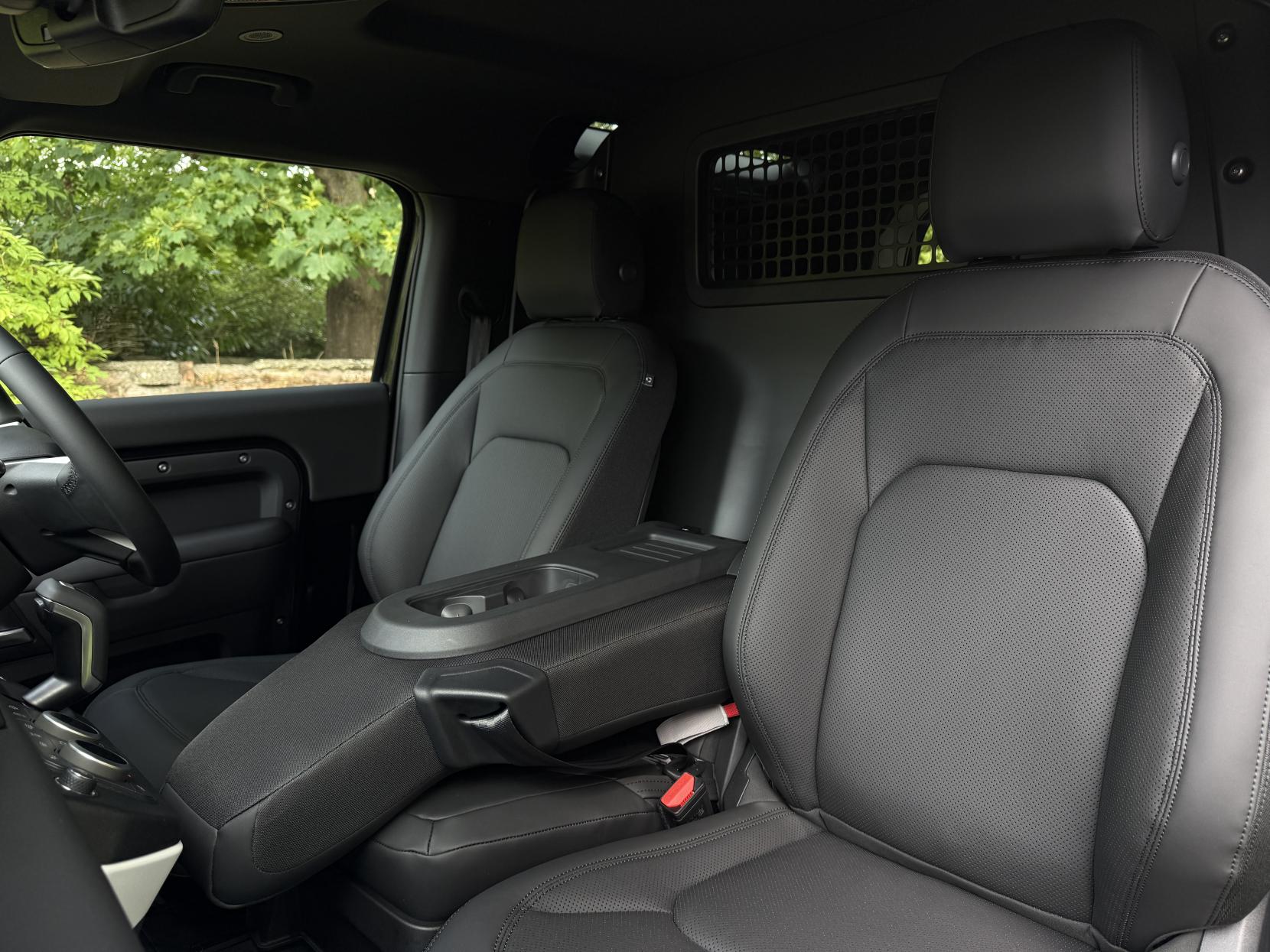 Land Rover Defender 90 3.0 D250 MHEV S Hard Top SUV 3dr Diesel Auto 4WD SWB Euro 6 (s/s) (249 ps)