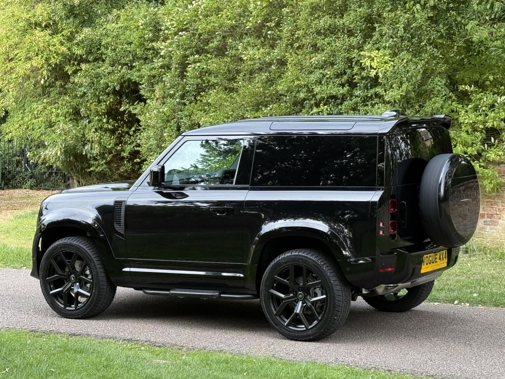 Land Rover Defender 90 3.0 D250 MHEV S Hard Top SUV 3dr Diesel Auto 4WD SWB Euro 6 (s/s) (249 ps)