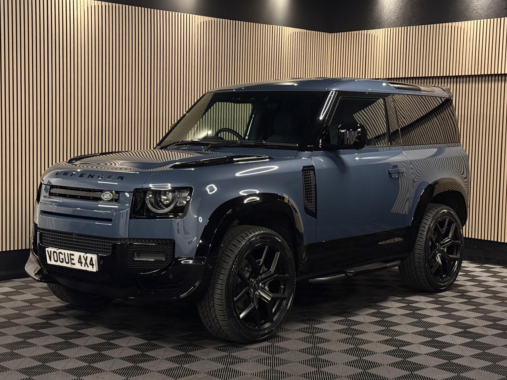 Land Rover Defender 90 3.0 D250 MHEV S Hard Top SUV 3dr Diesel Auto 4WD SWB Euro 6 (s/s) (250 ps)