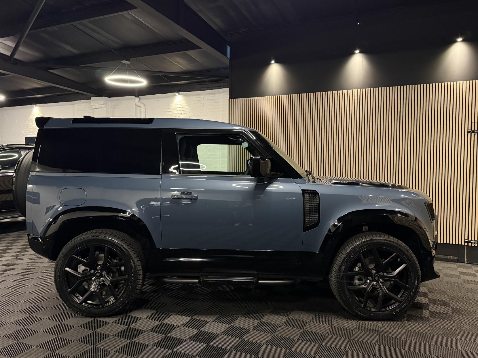 Land Rover Defender 90 3.0 D250 MHEV S Hard Top SUV 3dr Diesel Auto 4WD SWB Euro 6 (s/s) (250 ps)