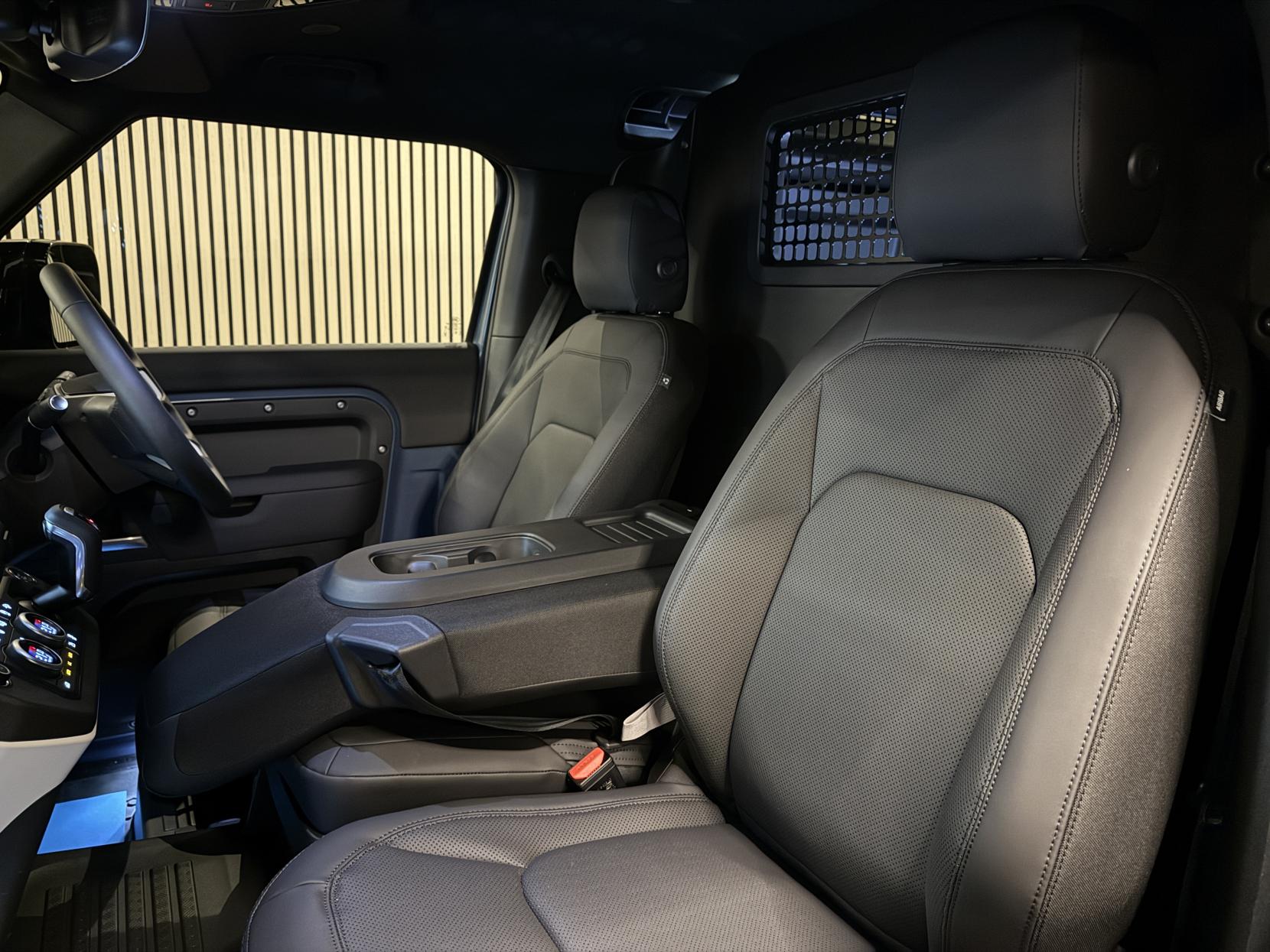 Land Rover Defender 90 3.0 D250 MHEV S Hard Top SUV 3dr Diesel Auto 4WD SWB Euro 6 (s/s) (250 ps)