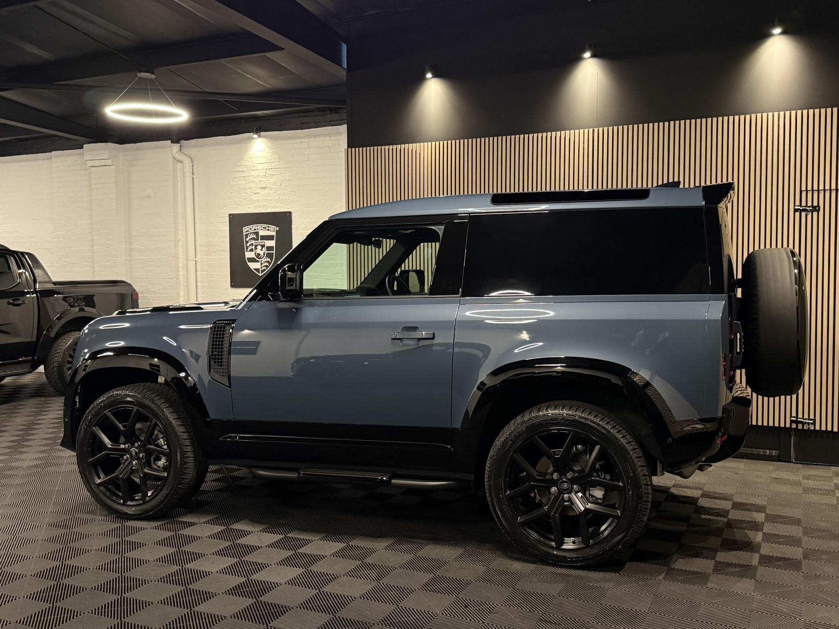 Land Rover Defender 90 3.0 D250 MHEV S Hard Top SUV 3dr Diesel Auto 4WD SWB Euro 6 (s/s) (250 ps)