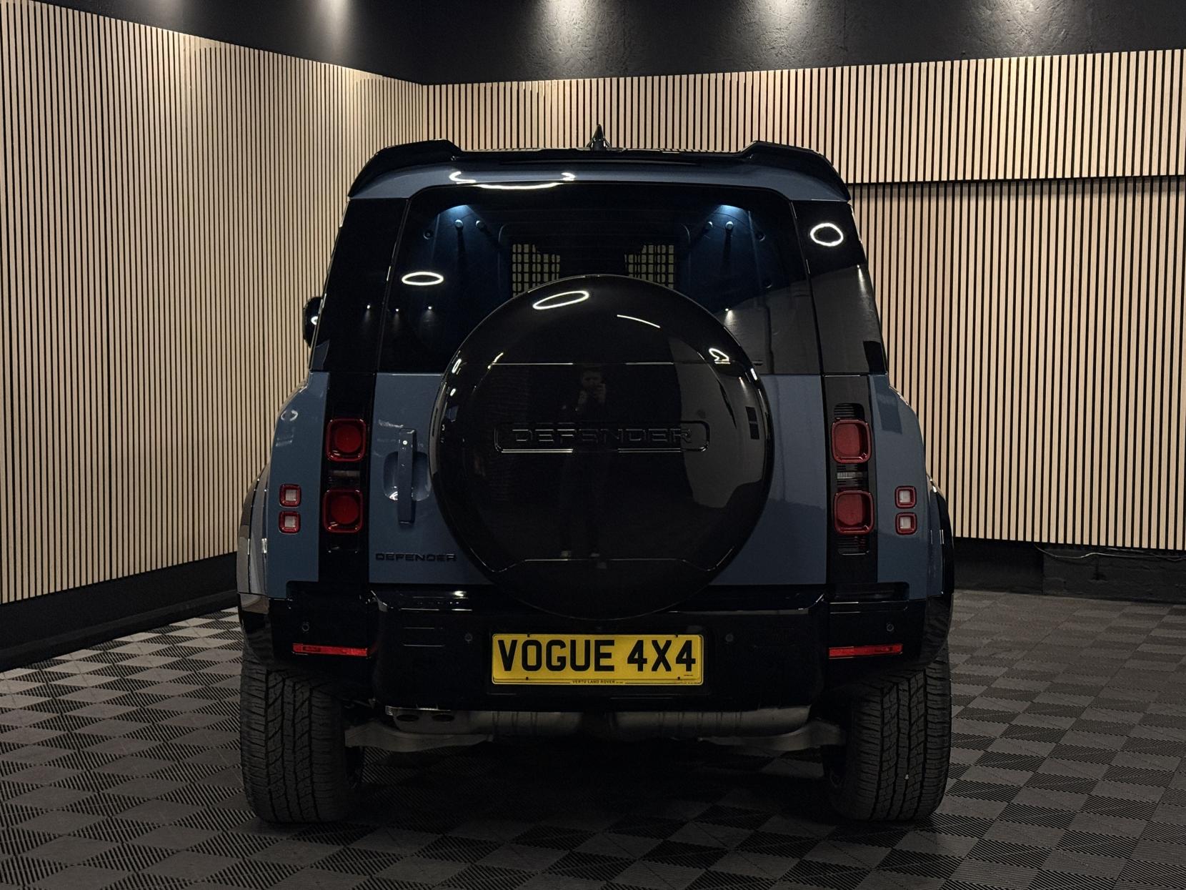 Land Rover Defender 90 3.0 D250 MHEV S Hard Top SUV 3dr Diesel Auto 4WD SWB Euro 6 (s/s) (250 ps)