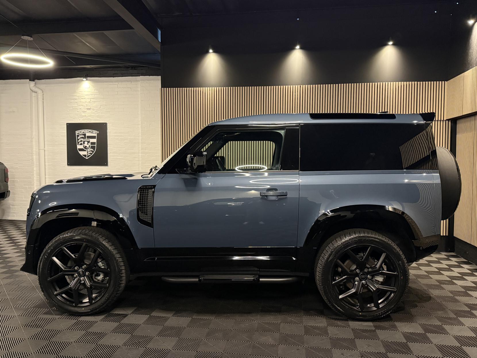 Land Rover Defender 90 3.0 D250 MHEV S Hard Top SUV 3dr Diesel Auto 4WD SWB Euro 6 (s/s) (250 ps)