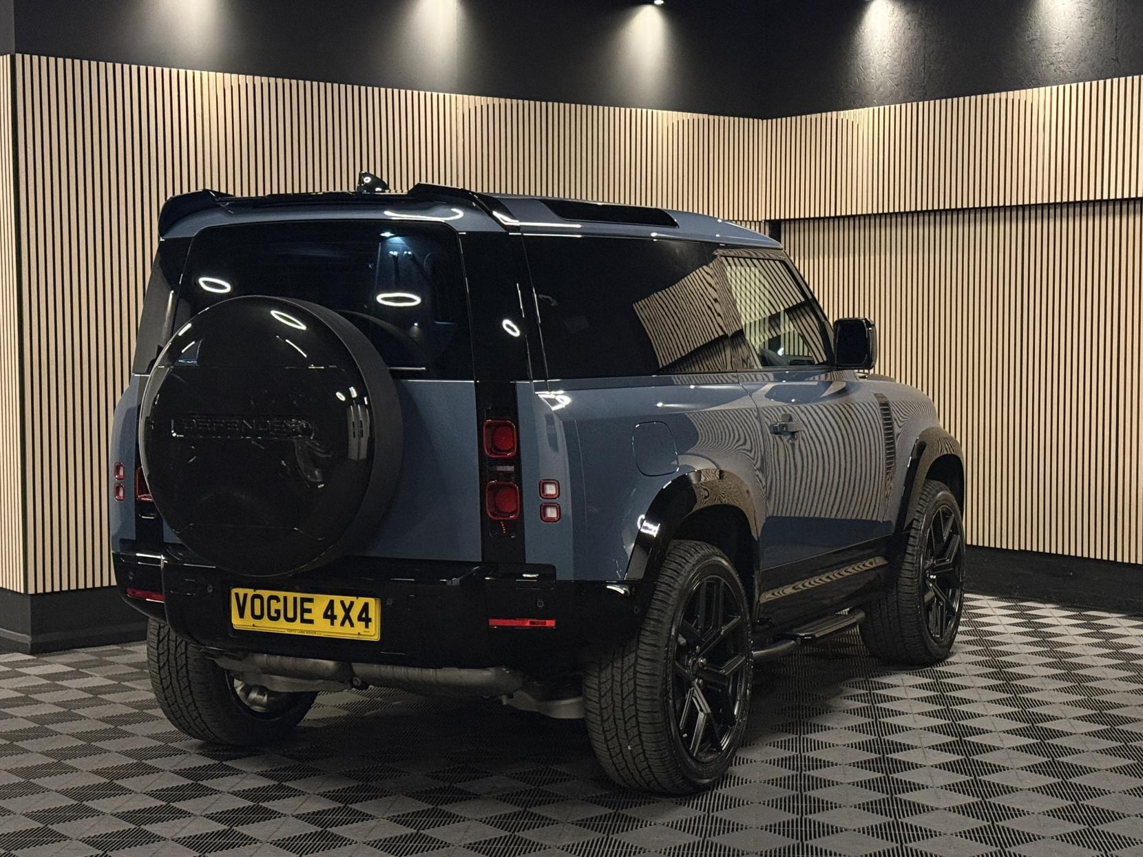 Land Rover Defender 90 3.0 D250 MHEV S Hard Top SUV 3dr Diesel Auto 4WD SWB Euro 6 (s/s) (250 ps)