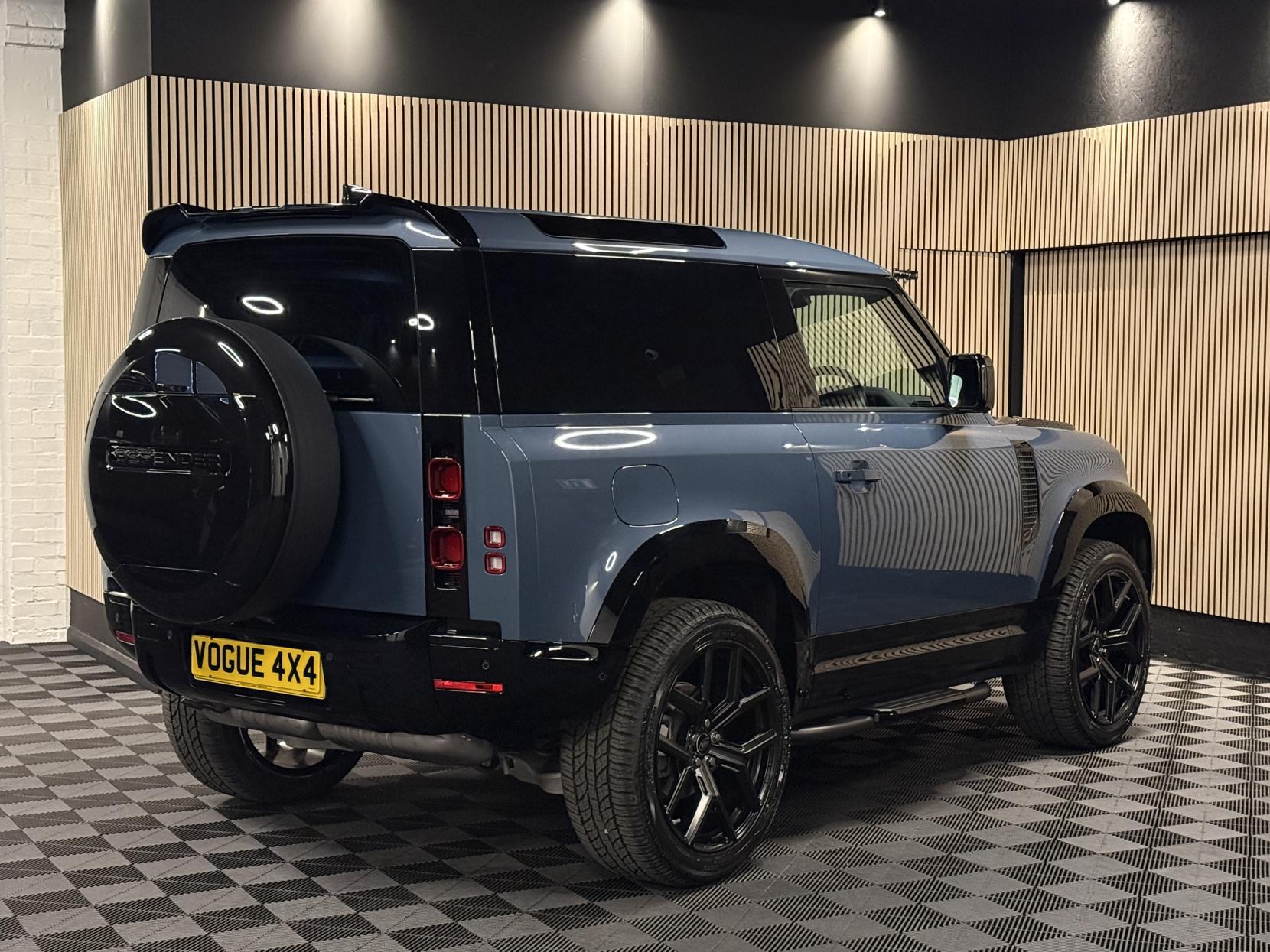 Land Rover Defender 90 3.0 D250 MHEV S Hard Top SUV 3dr Diesel Auto 4WD SWB Euro 6 (s/s) (250 ps)