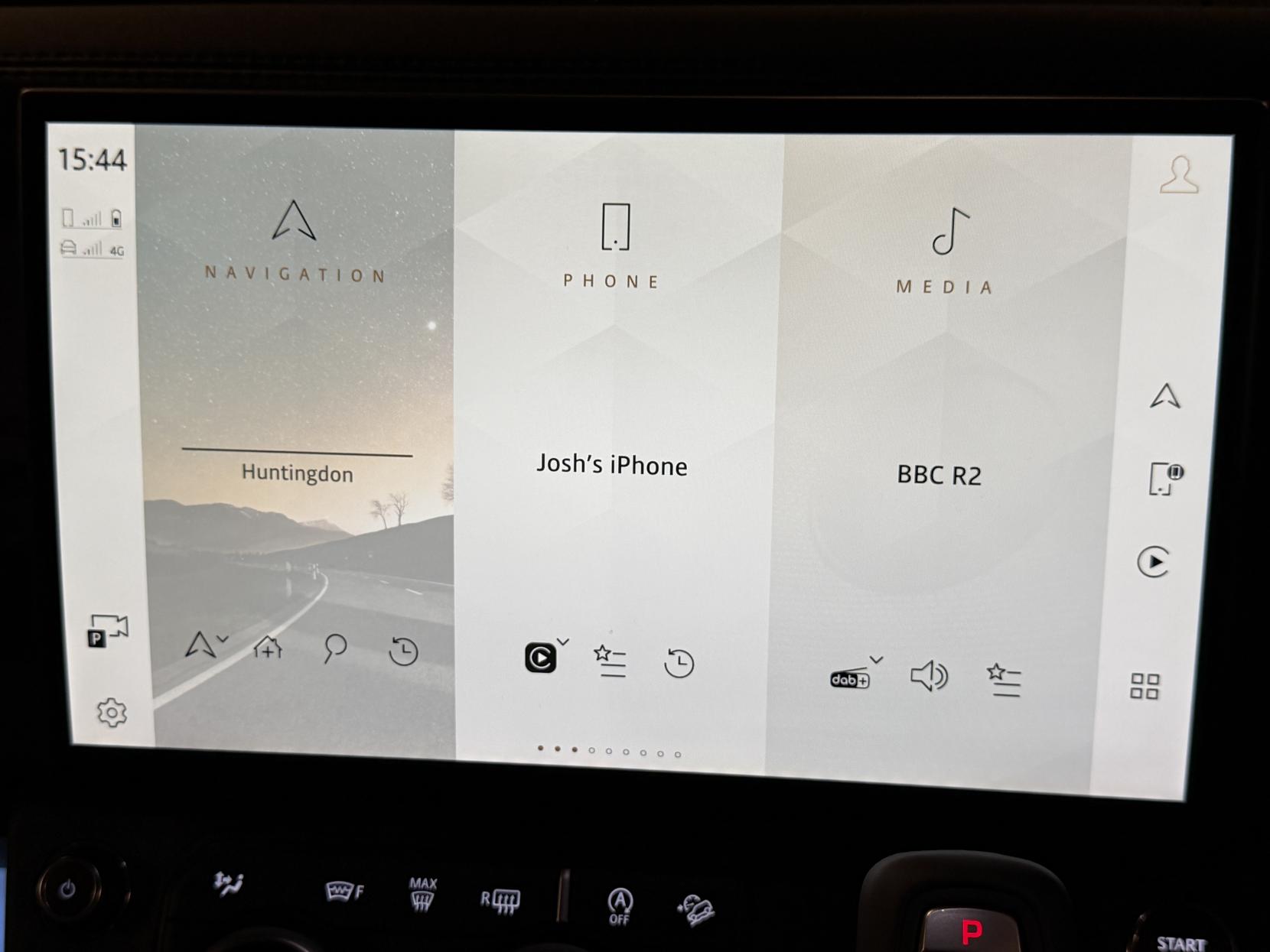 Land Rover Defender 90 3.0 D250 MHEV X-Dynamic SE Hard Top SUV 3dr Diesel Auto 4WD SWB Euro 6 (s/s) (249 ps)