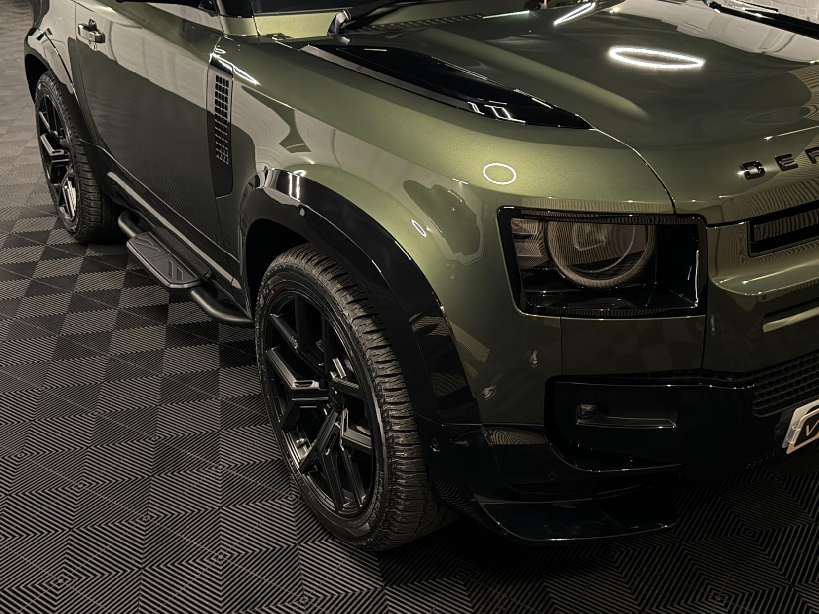 Land Rover Defender 90 3.0 D250 MHEV X-Dynamic SE Hard Top SUV 3dr Diesel Auto 4WD SWB Euro 6 (s/s) (249 ps)