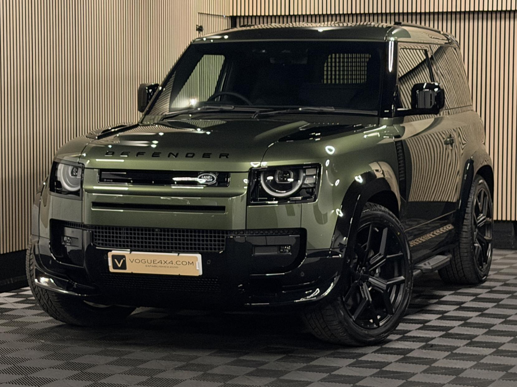 Land Rover Defender 90 3.0 D250 MHEV X-Dynamic SE Hard Top SUV 3dr Diesel Auto 4WD SWB Euro 6 (s/s) (249 ps)