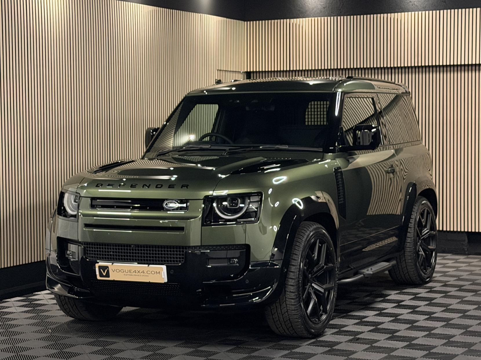 Land Rover Defender 90 3.0 D250 MHEV X-Dynamic SE Hard Top SUV 3dr Diesel Auto 4WD SWB Euro 6 (s/s) (249 ps)