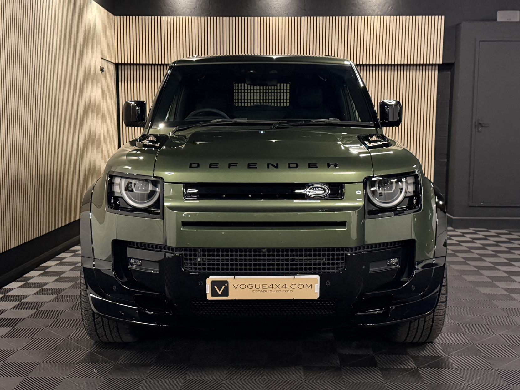 Land Rover Defender 90 3.0 D250 MHEV X-Dynamic SE Hard Top SUV 3dr Diesel Auto 4WD SWB Euro 6 (s/s) (249 ps)