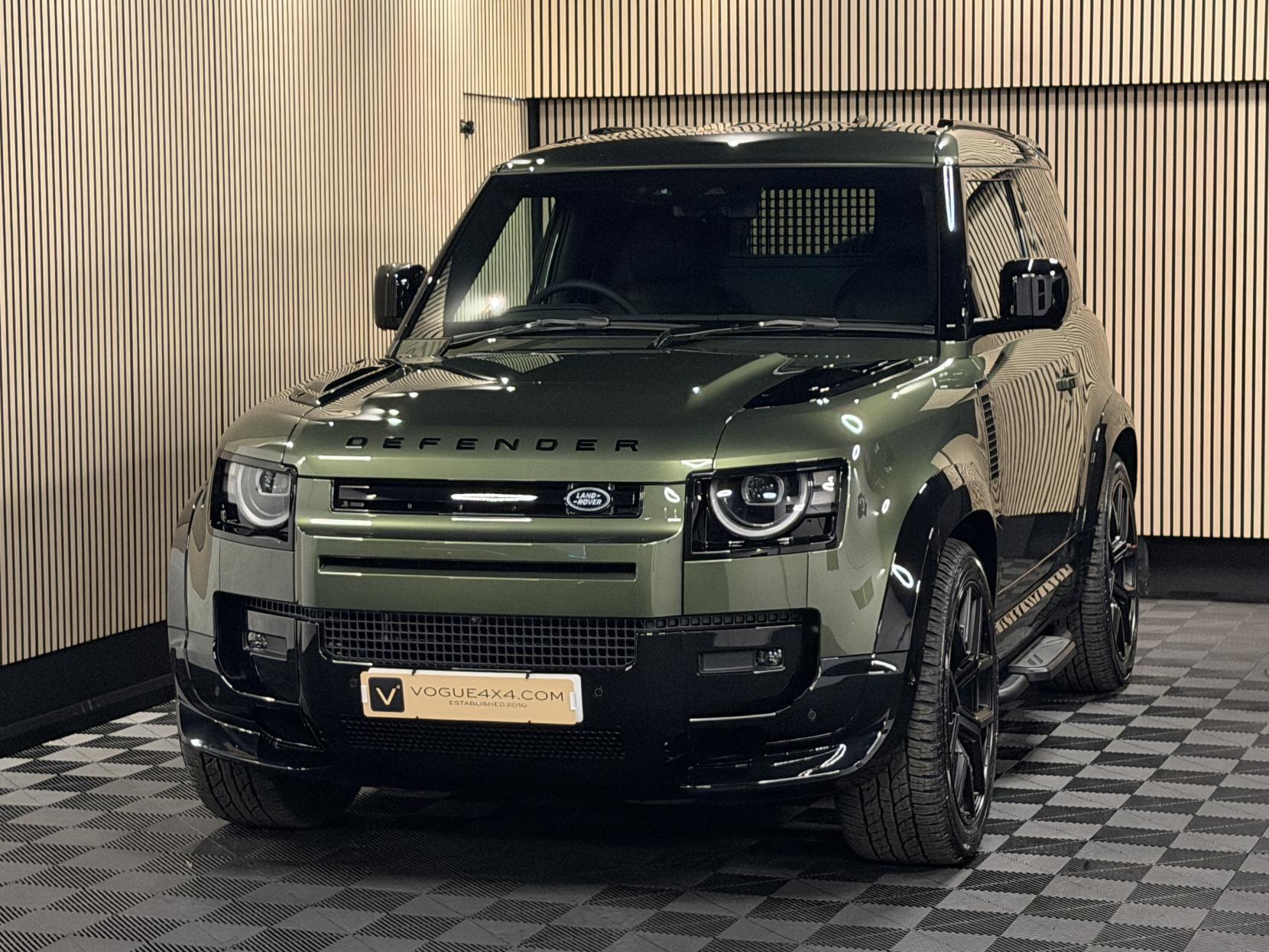 Land Rover Defender 90 3.0 D250 MHEV X-Dynamic SE Hard Top SUV 3dr Diesel Auto 4WD SWB Euro 6 (s/s) (249 ps)