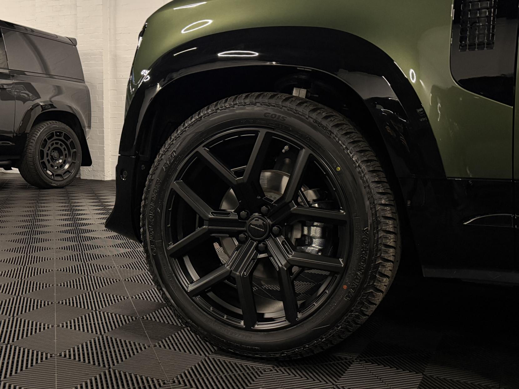 Land Rover Defender 90 3.0 D250 MHEV X-Dynamic SE Hard Top SUV 3dr Diesel Auto 4WD SWB Euro 6 (s/s) (249 ps)