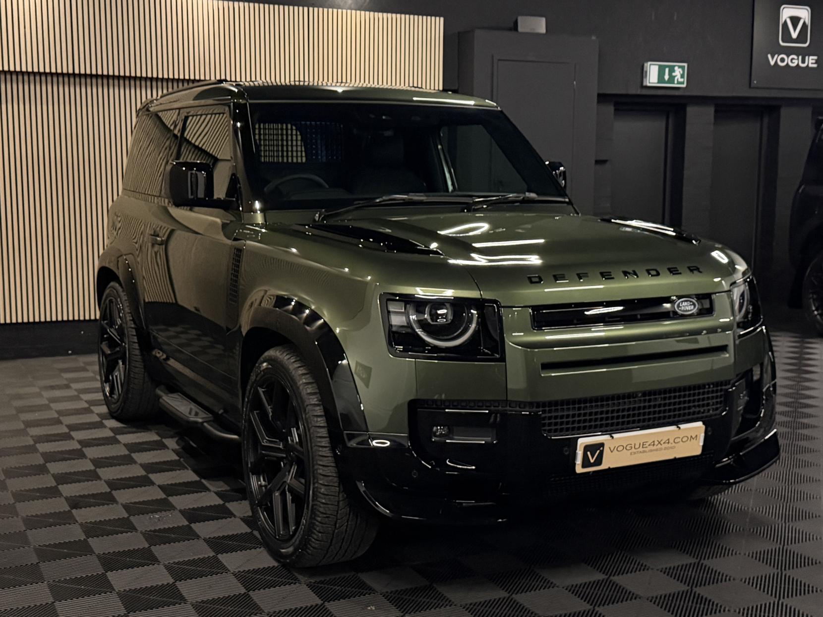 Land Rover Defender 90 3.0 D250 MHEV X-Dynamic SE Hard Top SUV 3dr Diesel Auto 4WD SWB Euro 6 (s/s) (249 ps)