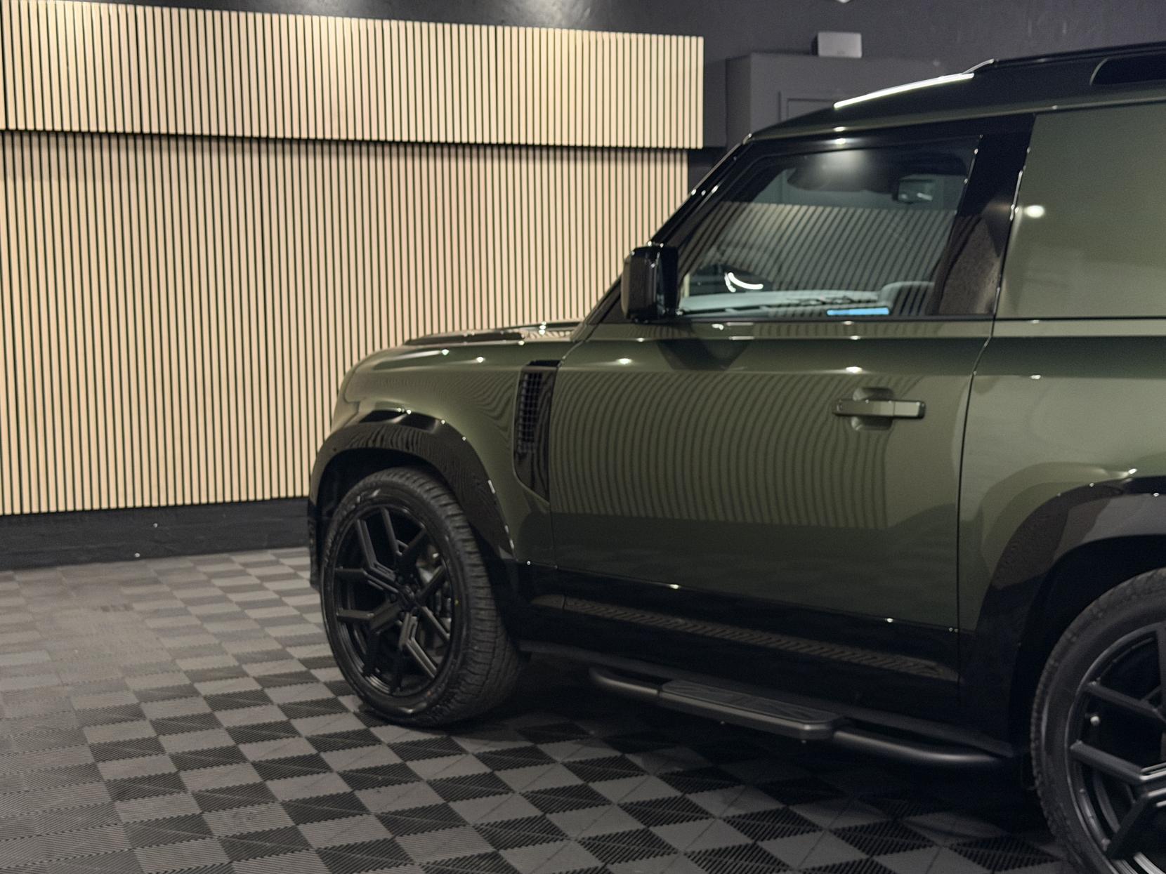 Land Rover Defender 90 3.0 D250 MHEV X-Dynamic SE Hard Top SUV 3dr Diesel Auto 4WD SWB Euro 6 (s/s) (249 ps)